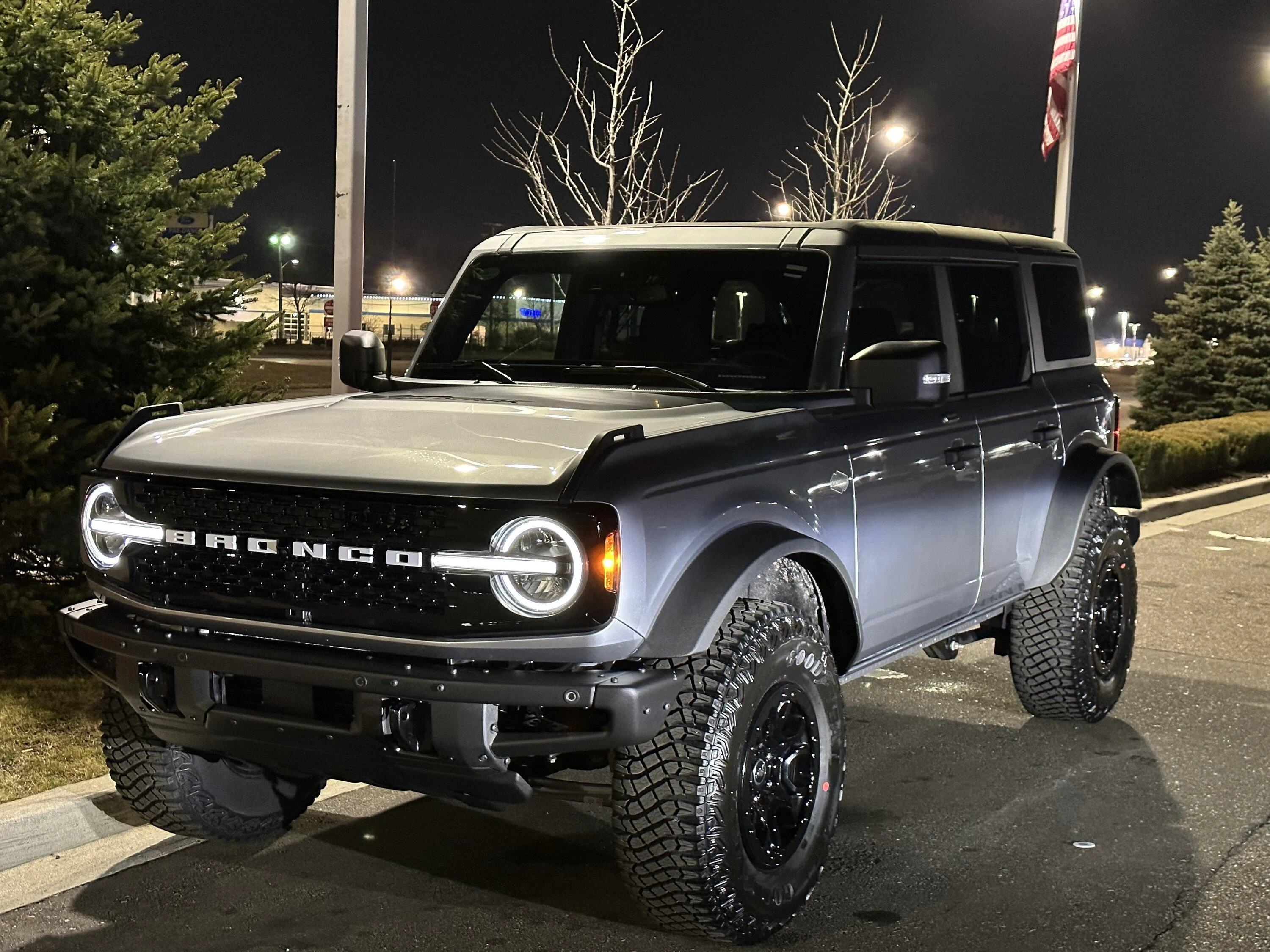 Ford Bronco ICONIC SILVER Bronco Club CBAF12CA-0C15-4180-9CC7-5DE5F649E7E9