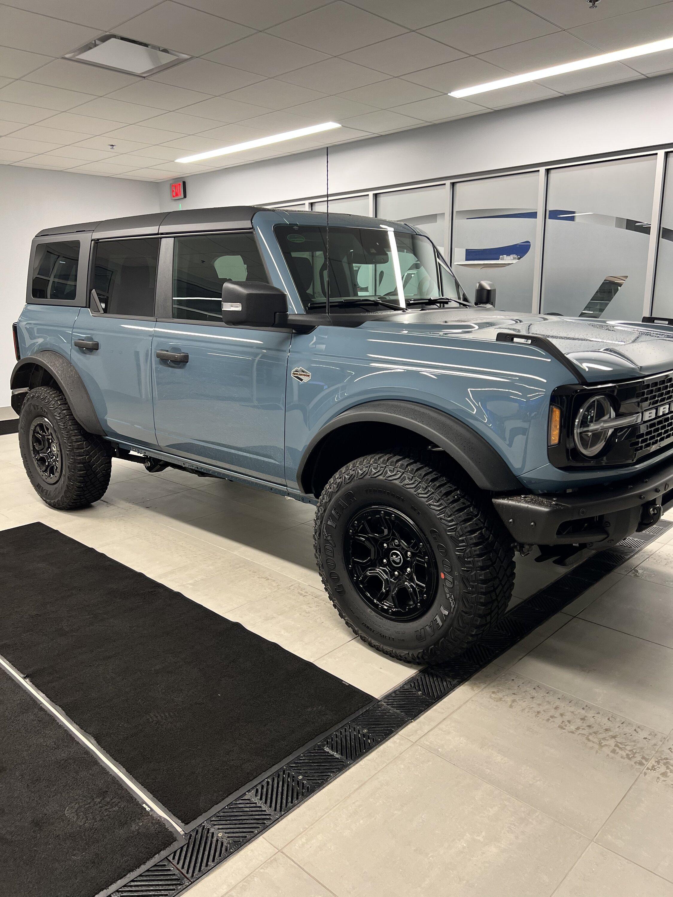 Ford Bronco 10/31/2022 build week group 77EB251E-DA39-4DCD-BD68-A1BE9B909712