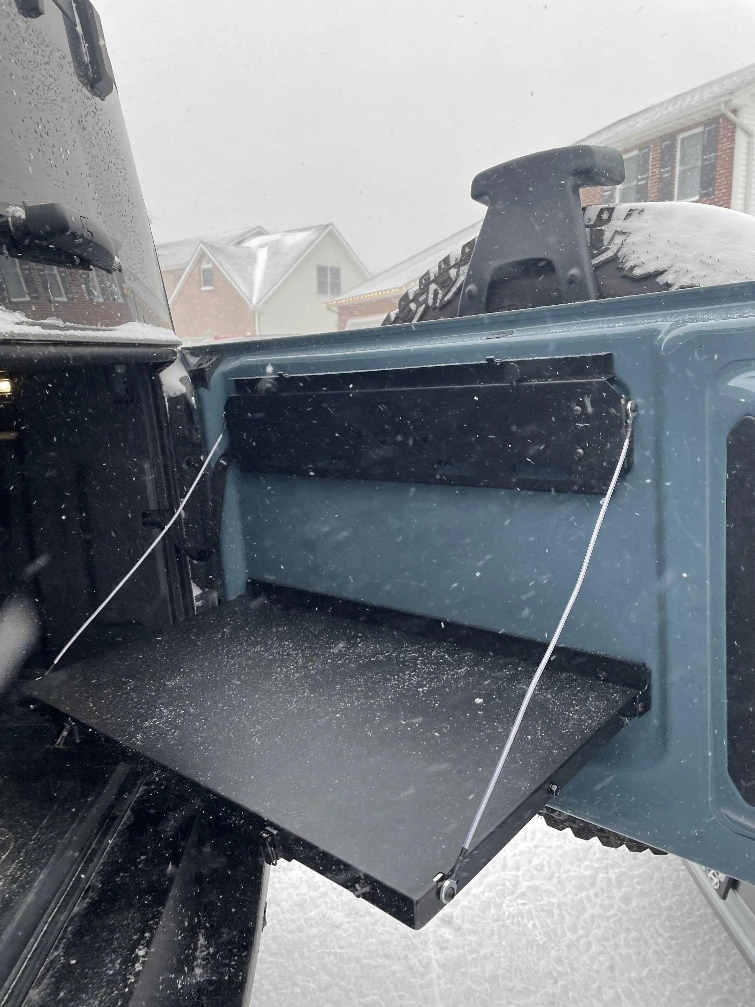 Ford Bronco Tailgate Table DOLKSN "No Drill" <not>, Review 9 table down
