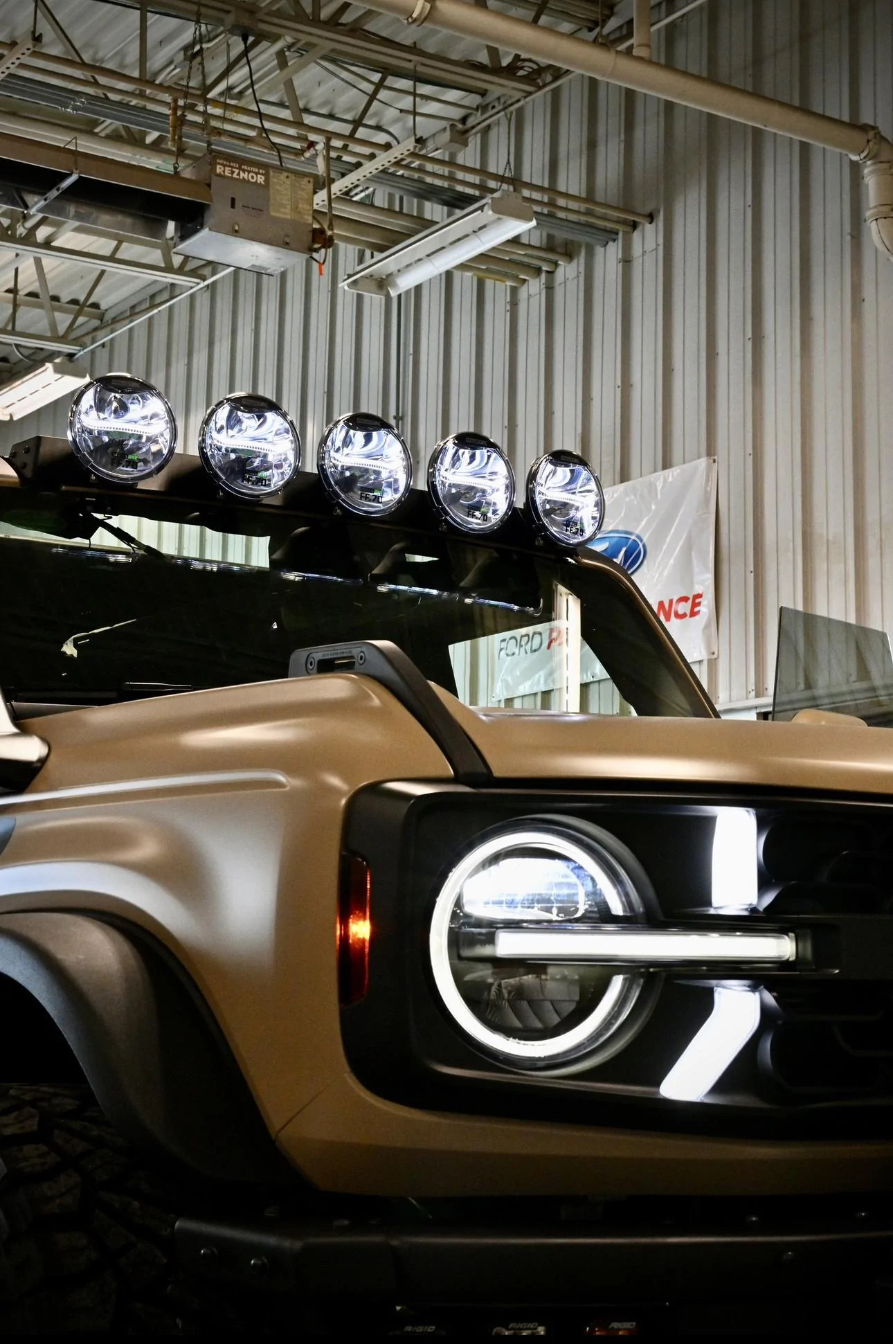 Ford Bronco RTR Bronco Everglades #25 adds RTR Bracket + Project X Light Bar Full Install IMG_3141
