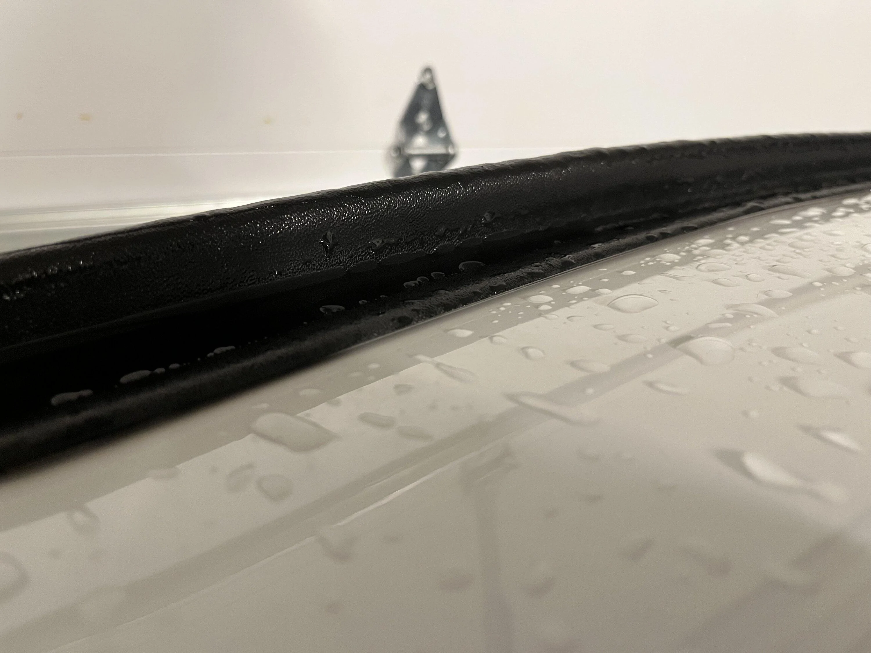 Ford Bronco Anyone installed the Weathertech hood protector? IMG_0623