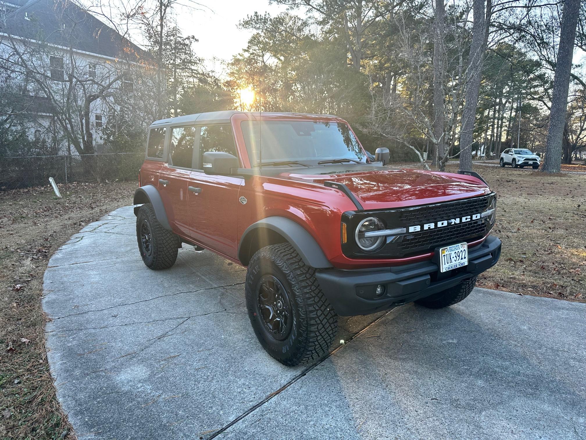 Ford Bronco HOT PEPPER RED Bronco Club IMG_0271
