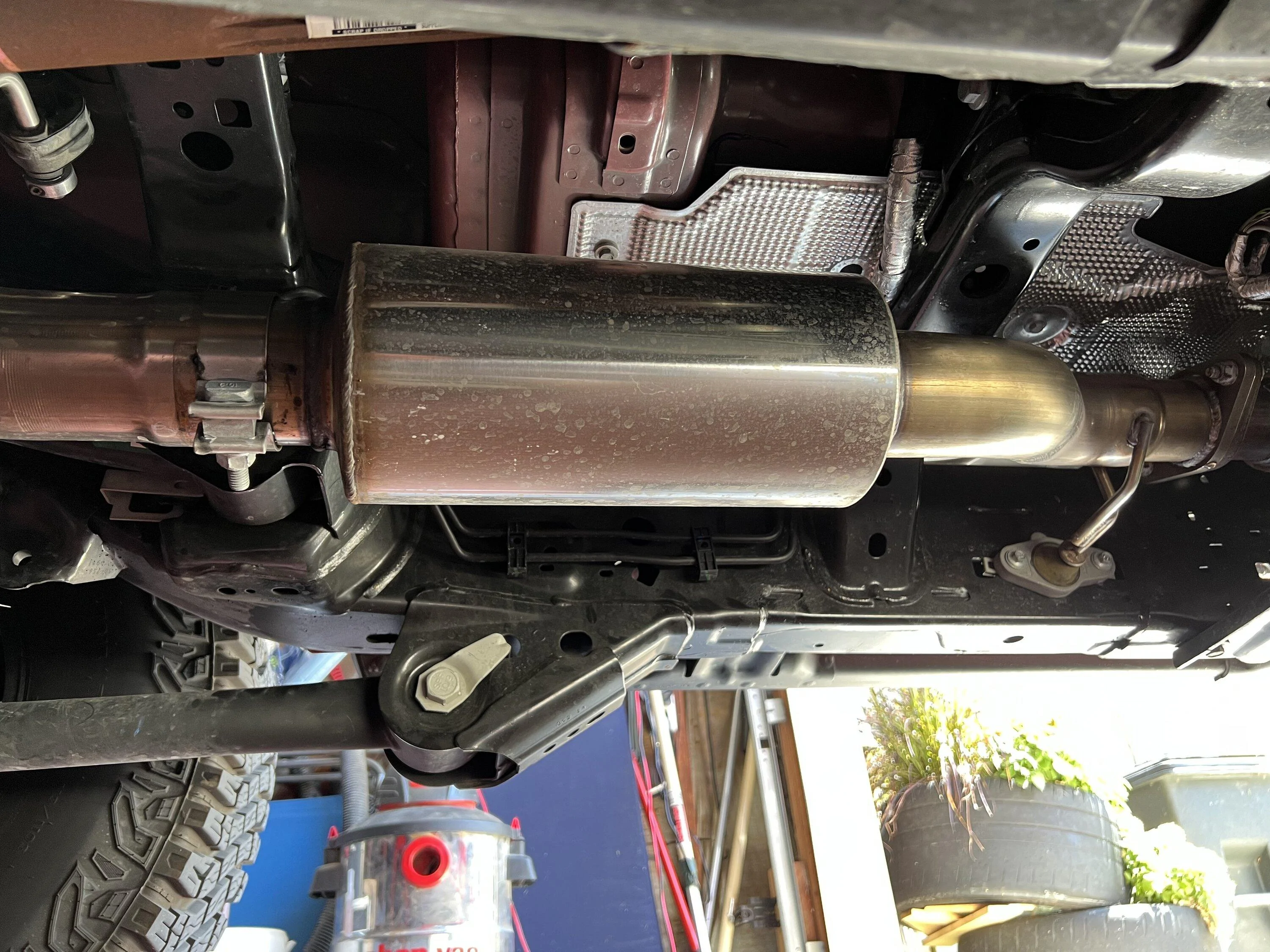 Ford Bronco New relocated muffler system C106F0F4-5C7F-4875-9CC6-31FC73B94600
