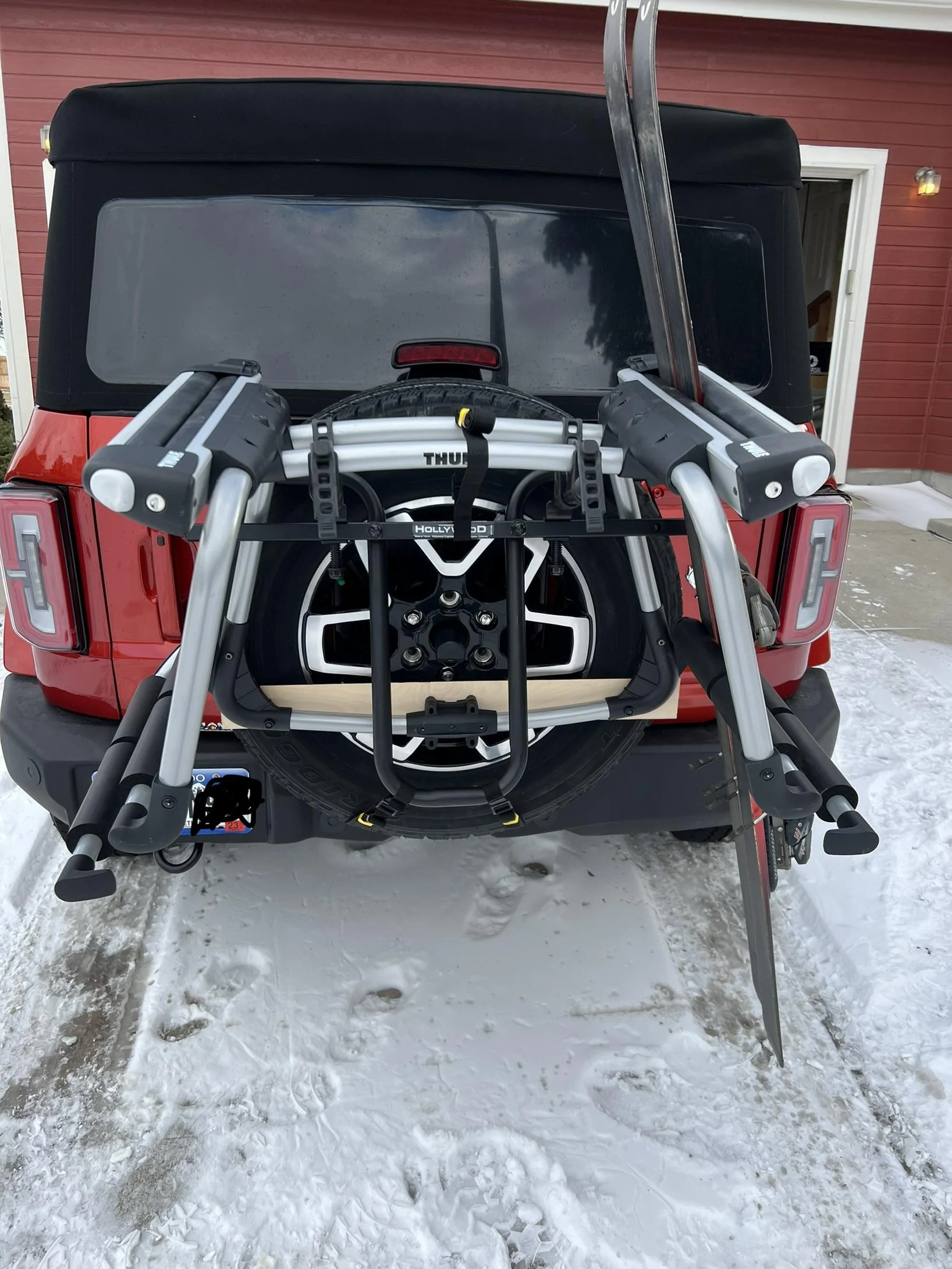 Ford Bronco Rear Spare tire vertical ski rack ? DB721134-0B7C-4D2F-8129-D9F7A29232E2