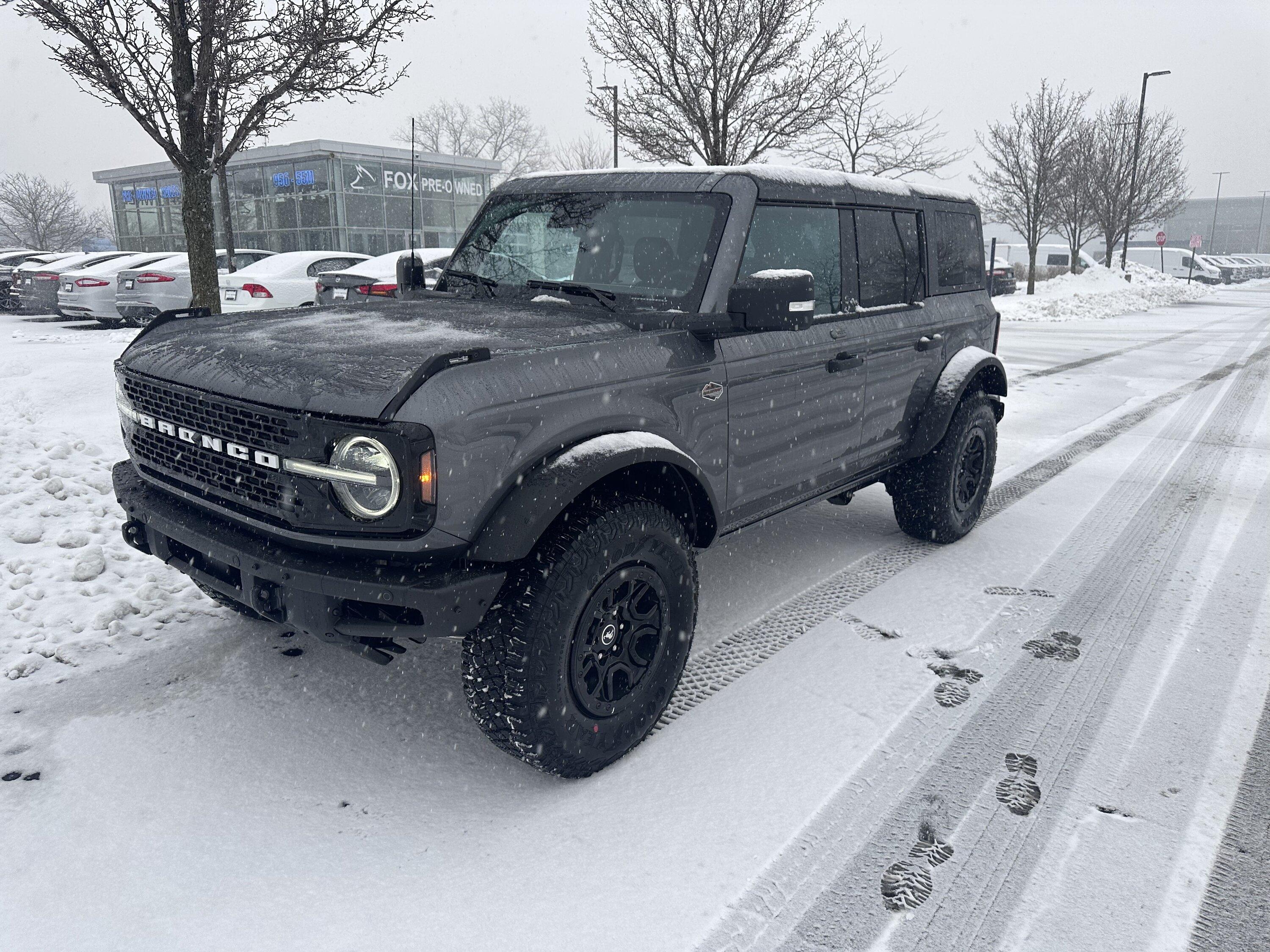 Ford Bronco CARBONIZED GRAY Bronco Club 1188BAA7-F120-4BBB-AAFA-93F973845989