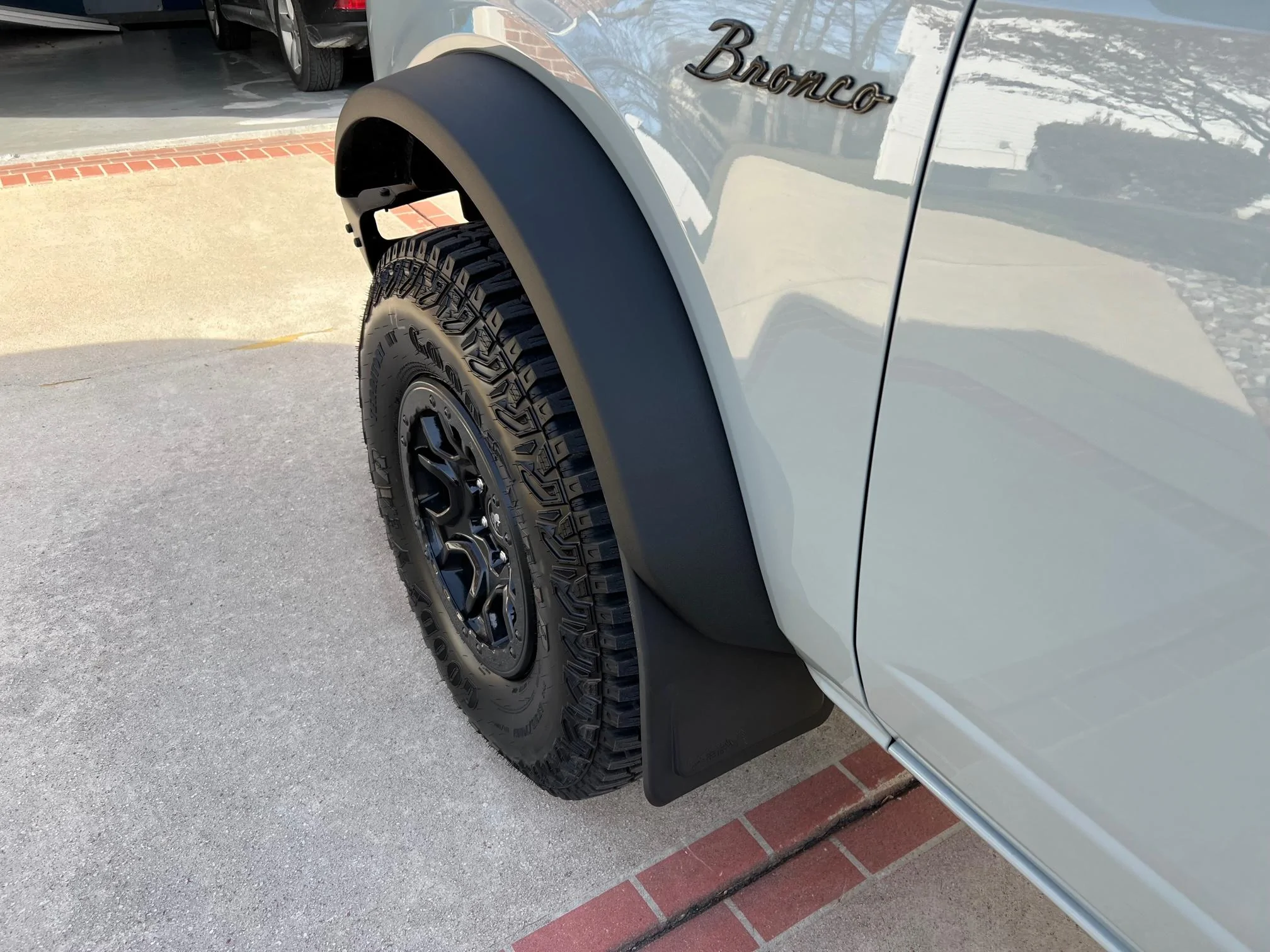Ford Bronco Mud Flaps that look good -- recommendations? IMG_3993