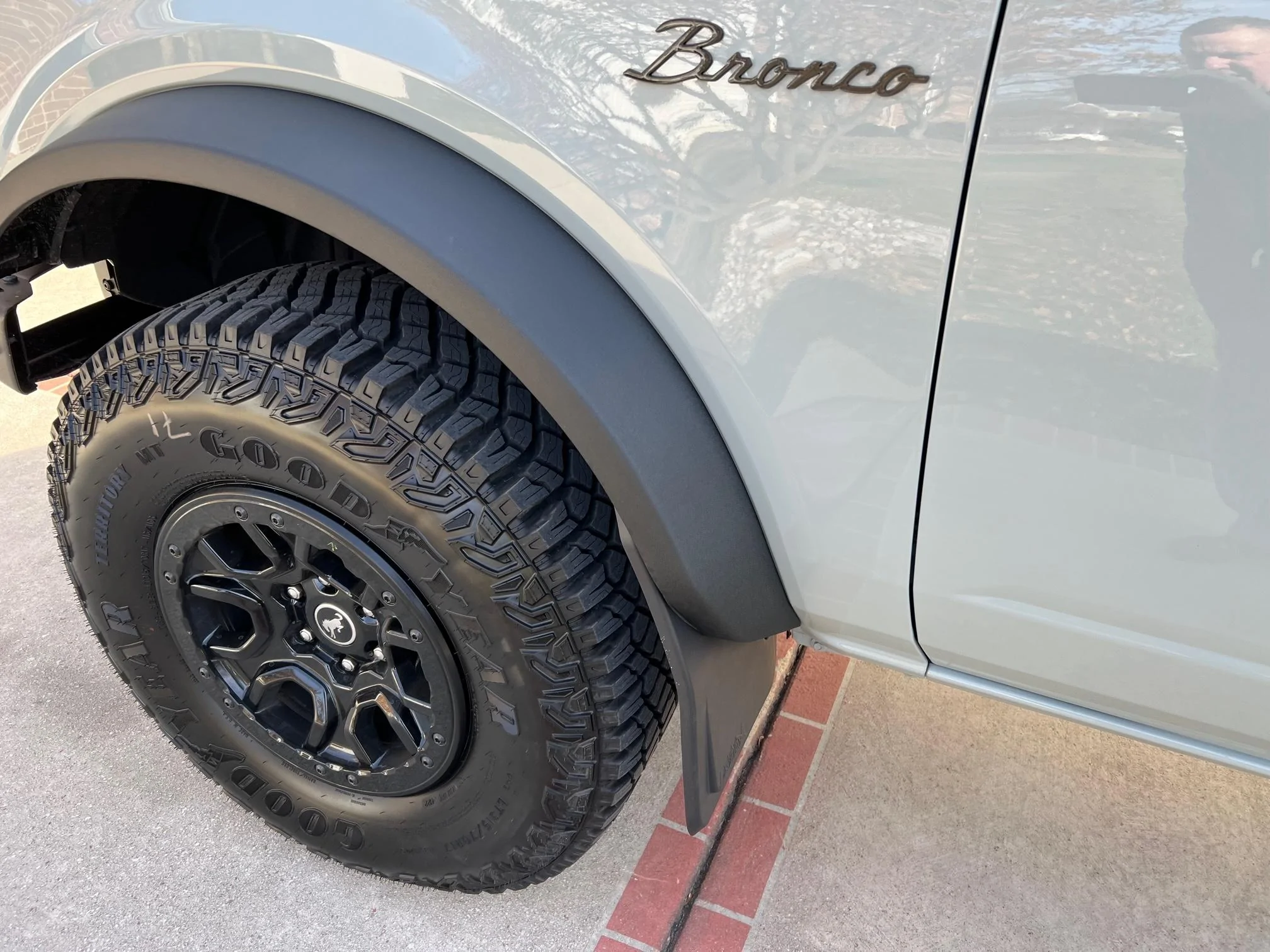 Ford Bronco Mud Flaps that look good -- recommendations? IMG_3994
