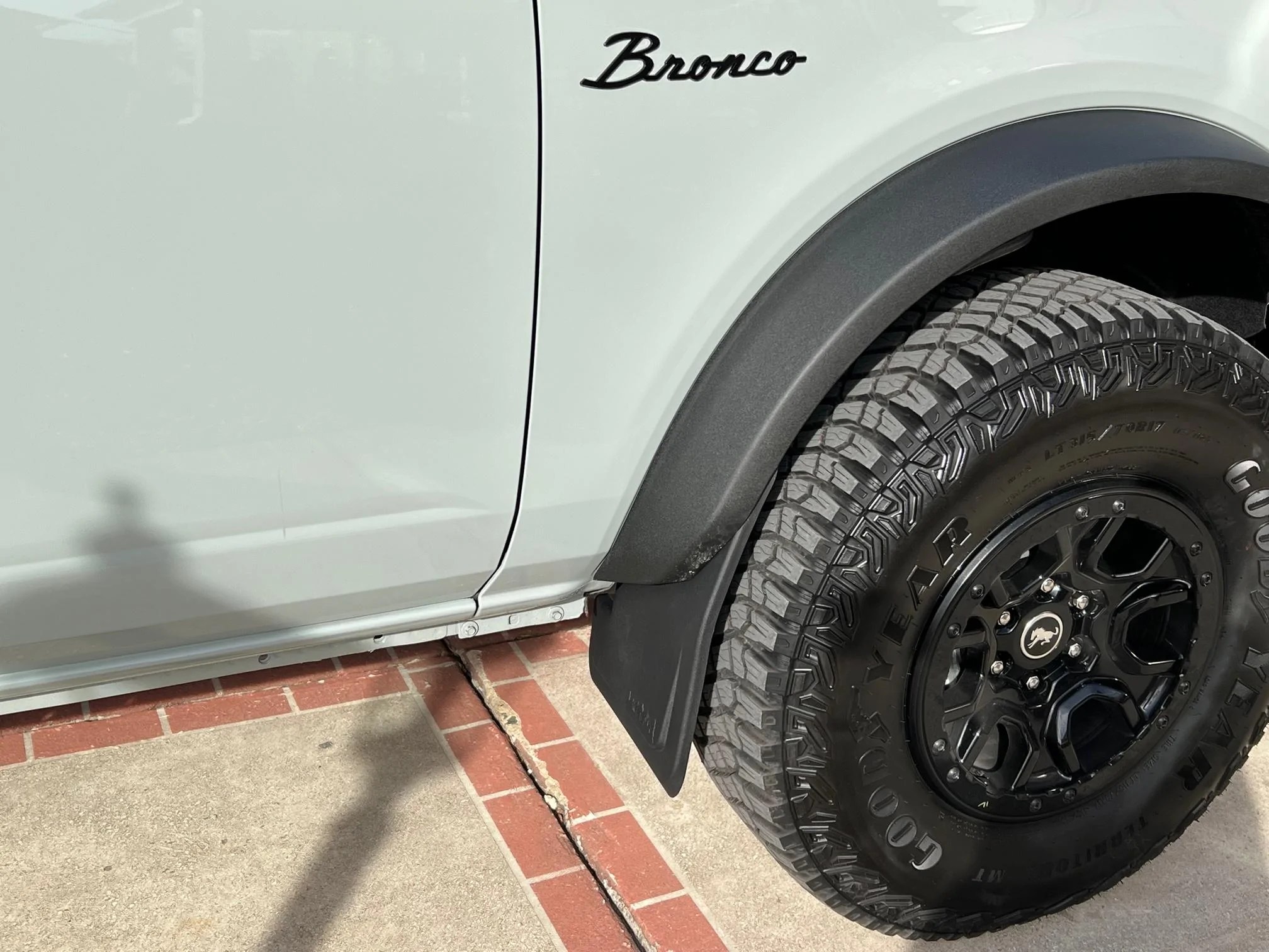 Ford Bronco Mud Flaps that look good -- recommendations? IMG_3997
