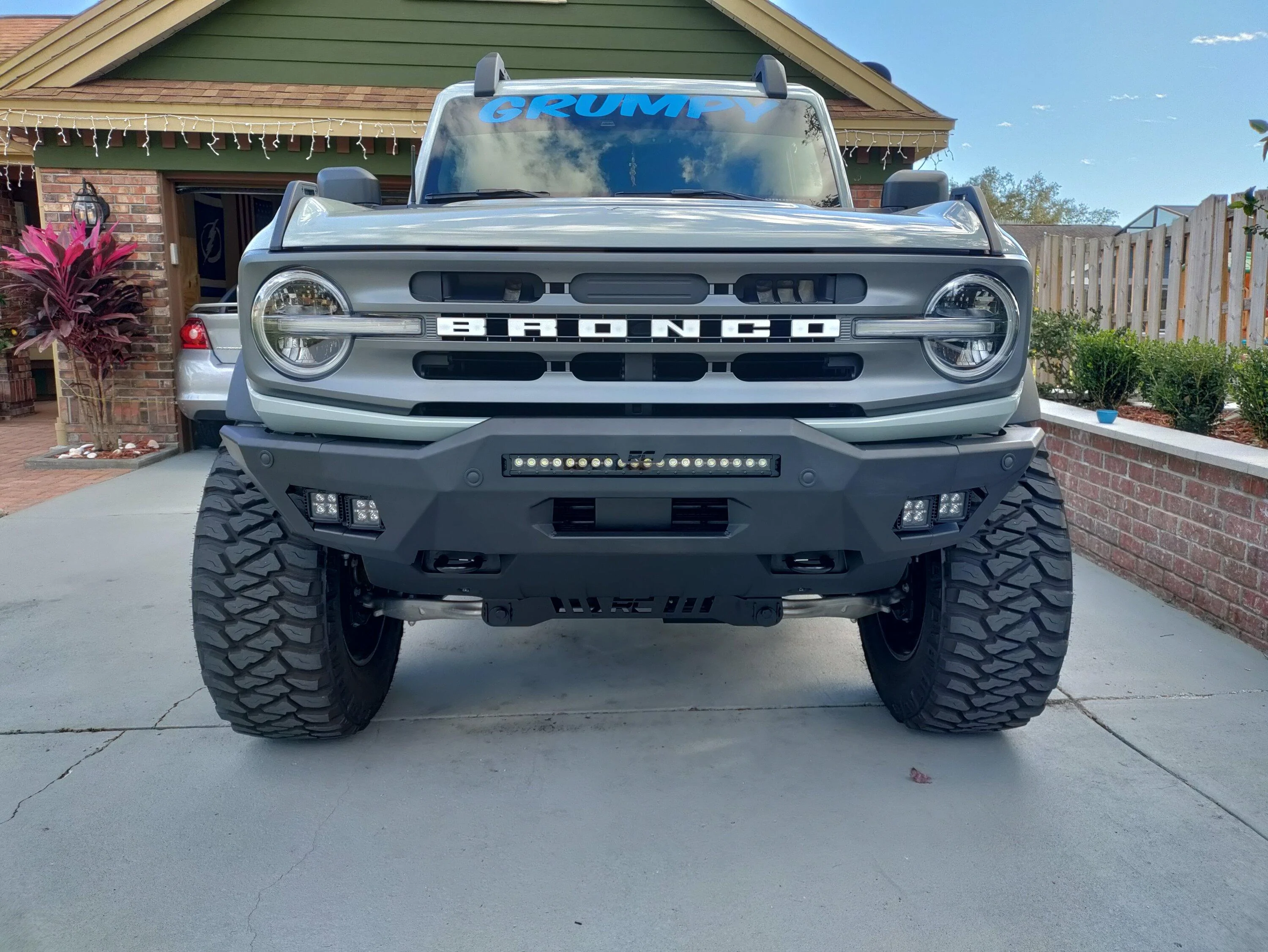 Ford Bronco New bumpers installed w/leds IMG_20221227_153935