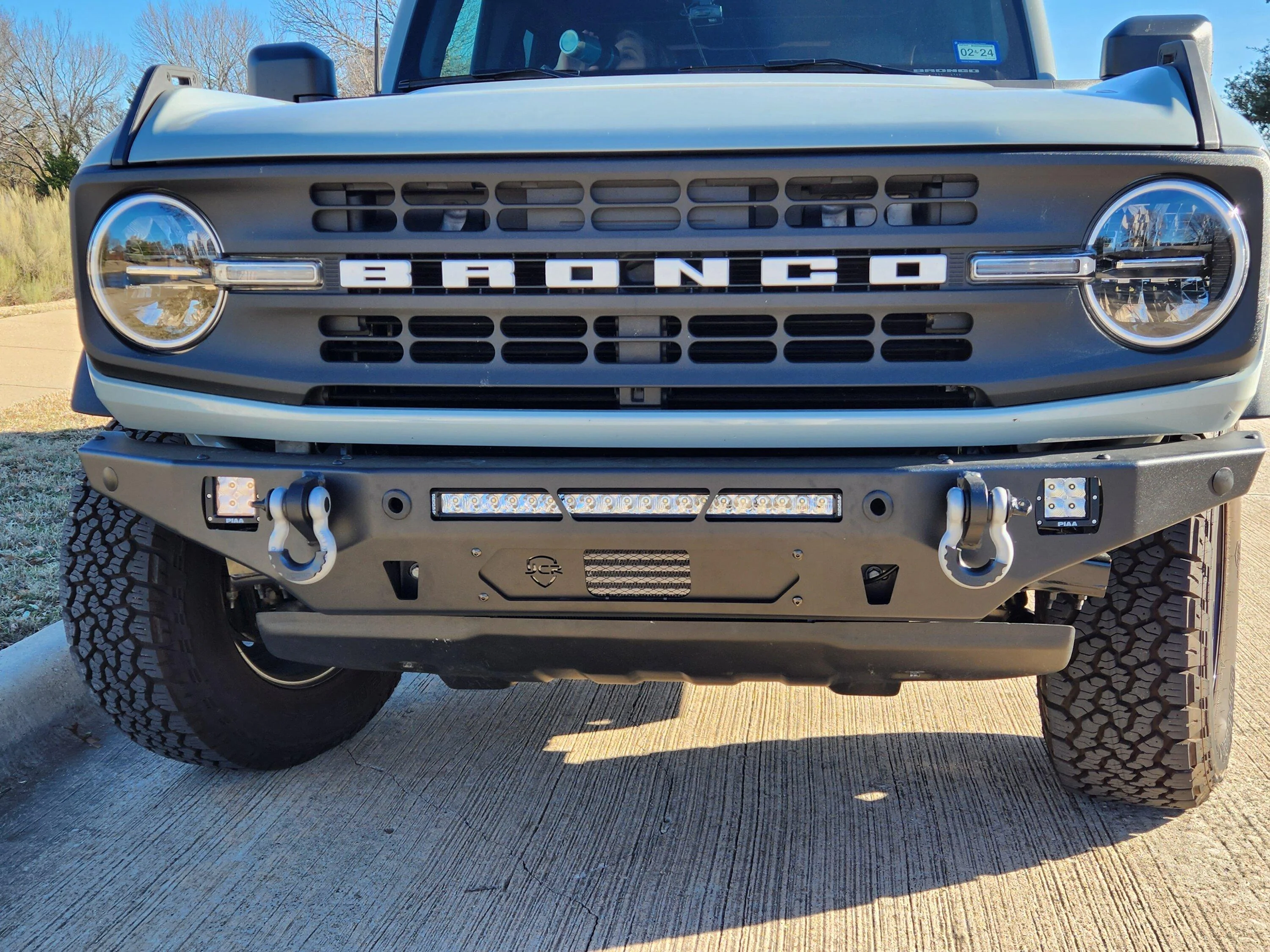 Ford Bronco New bumpers installed w/leds 20221227_145722