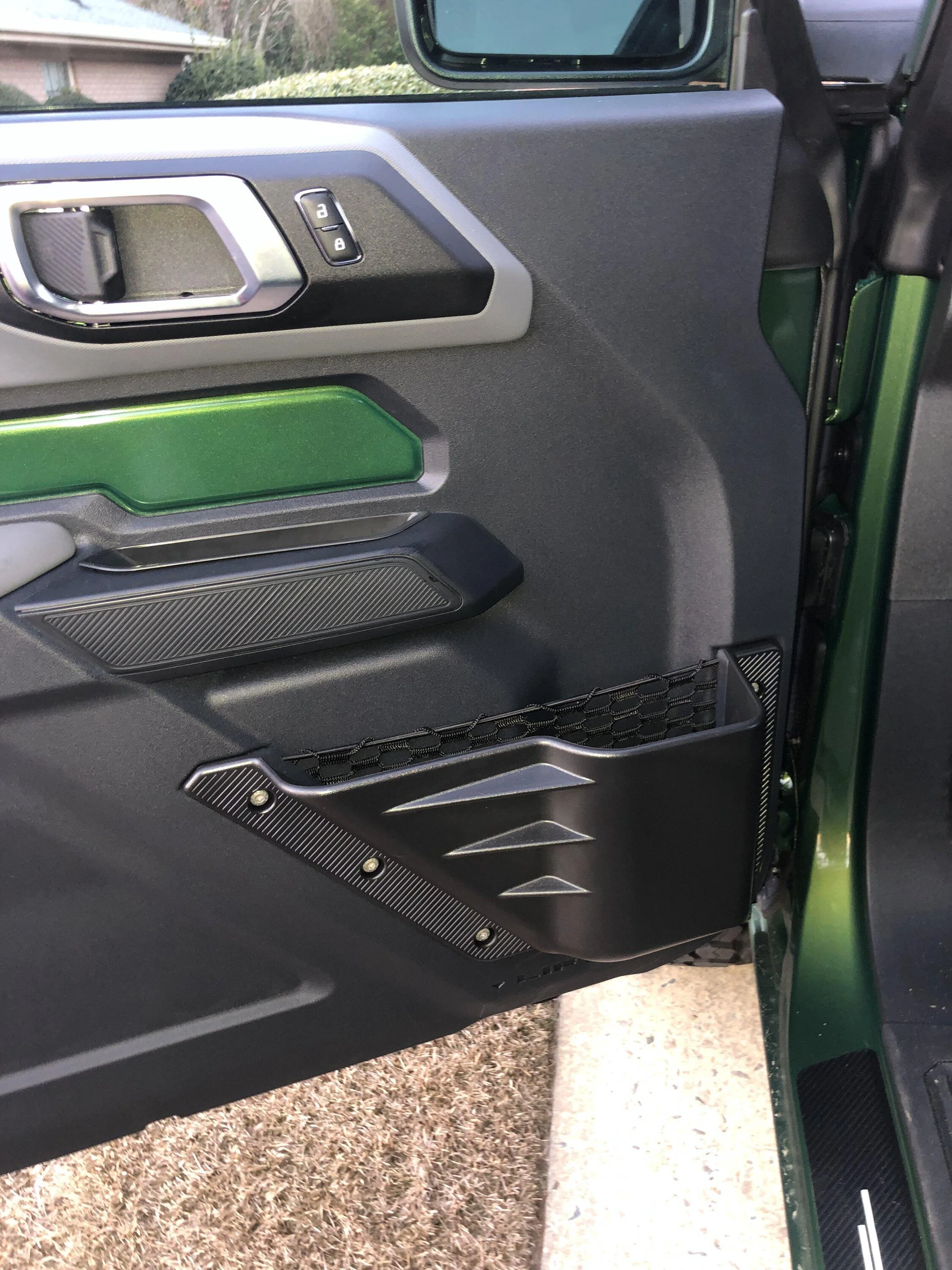 Ford Bronco Retro themed 2Door Eruption Green basequatch progress 064F8591-8624-471B-8B9F-CB2102A5C584