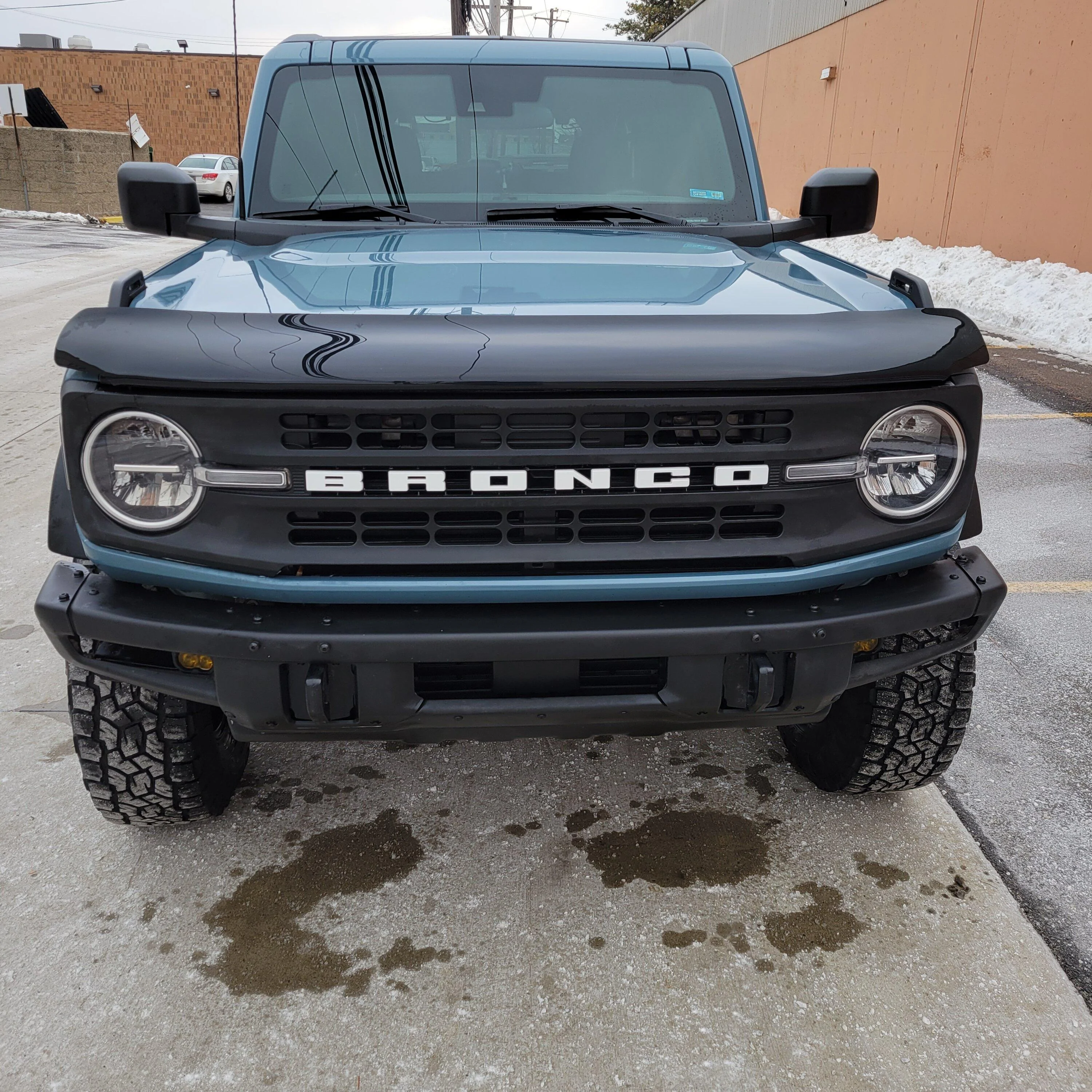 Ford Bronco Photo request: Weathertech bug deflector / hood protector 20221227_150233