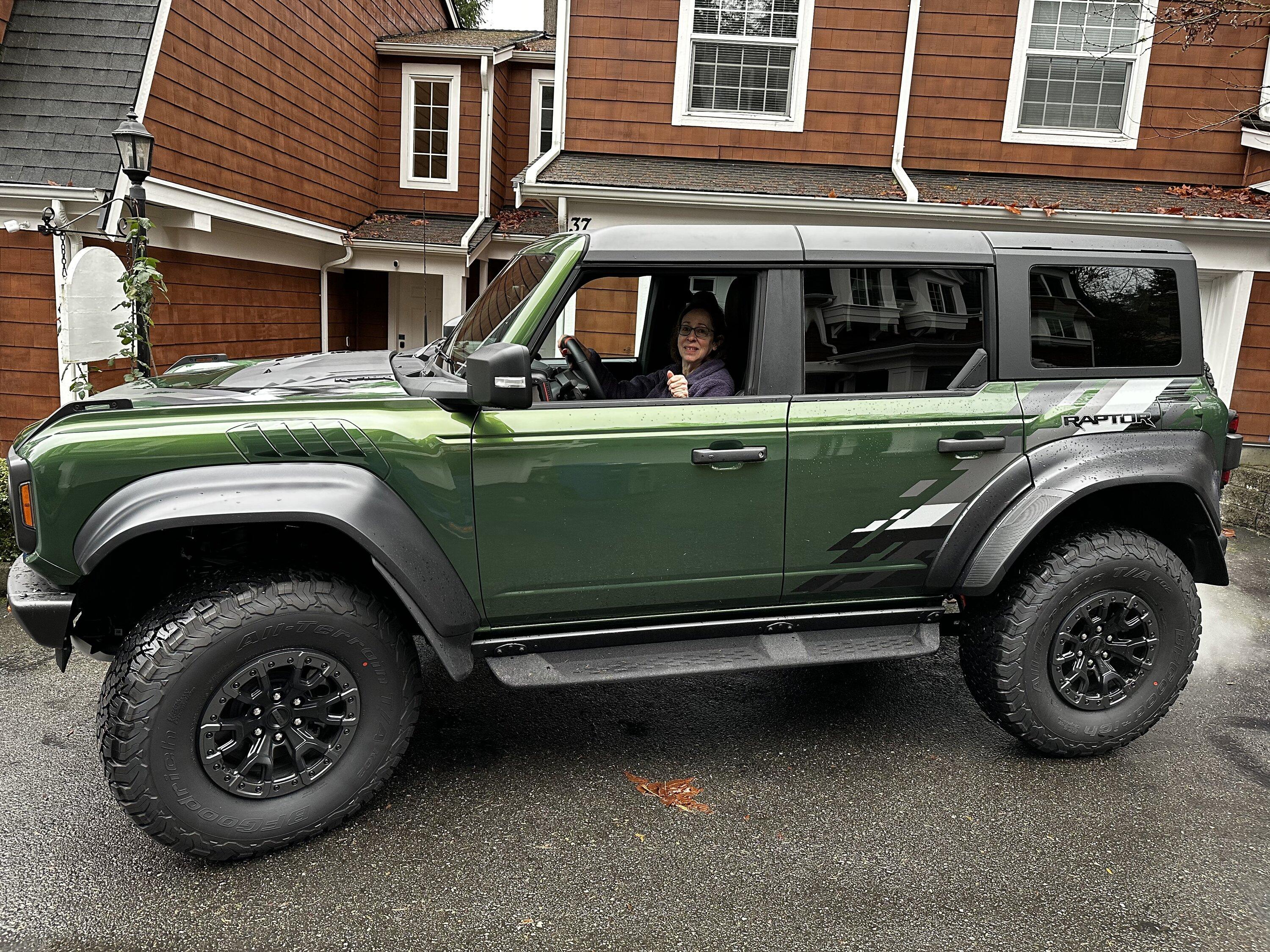 Ford Bronco ERUPTION GREEN Bronco RAPTOR Photos Thread 3018F7A2-30FA-4012-8D29-949E6DE02281
