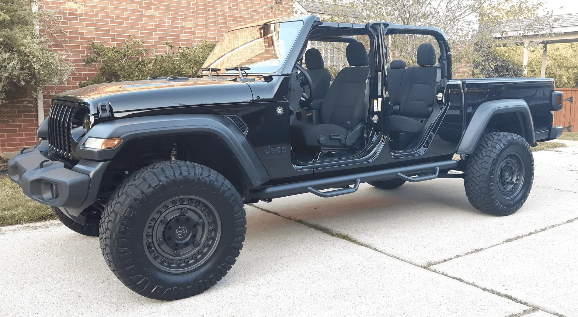 Ford Bronco Raptor & Gladiator 1672238793041