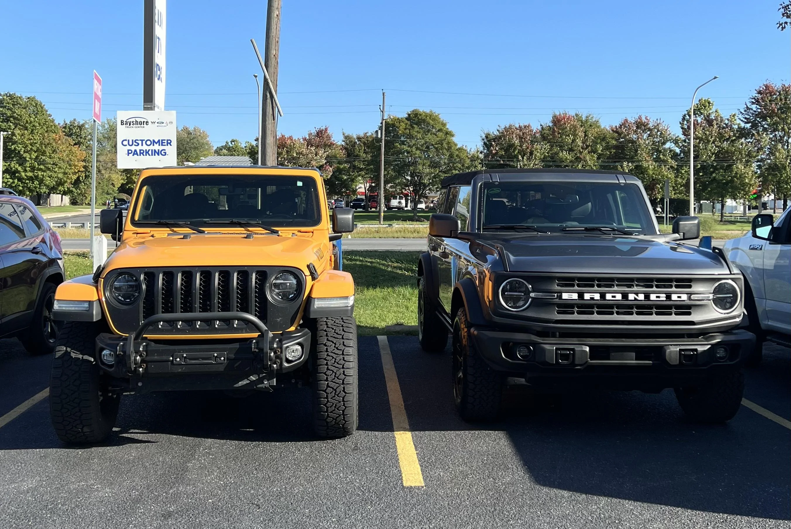 Ford Bronco Raptor & Gladiator B277C30E-5C44-4F81-8DE6-B1960A1C0FA8