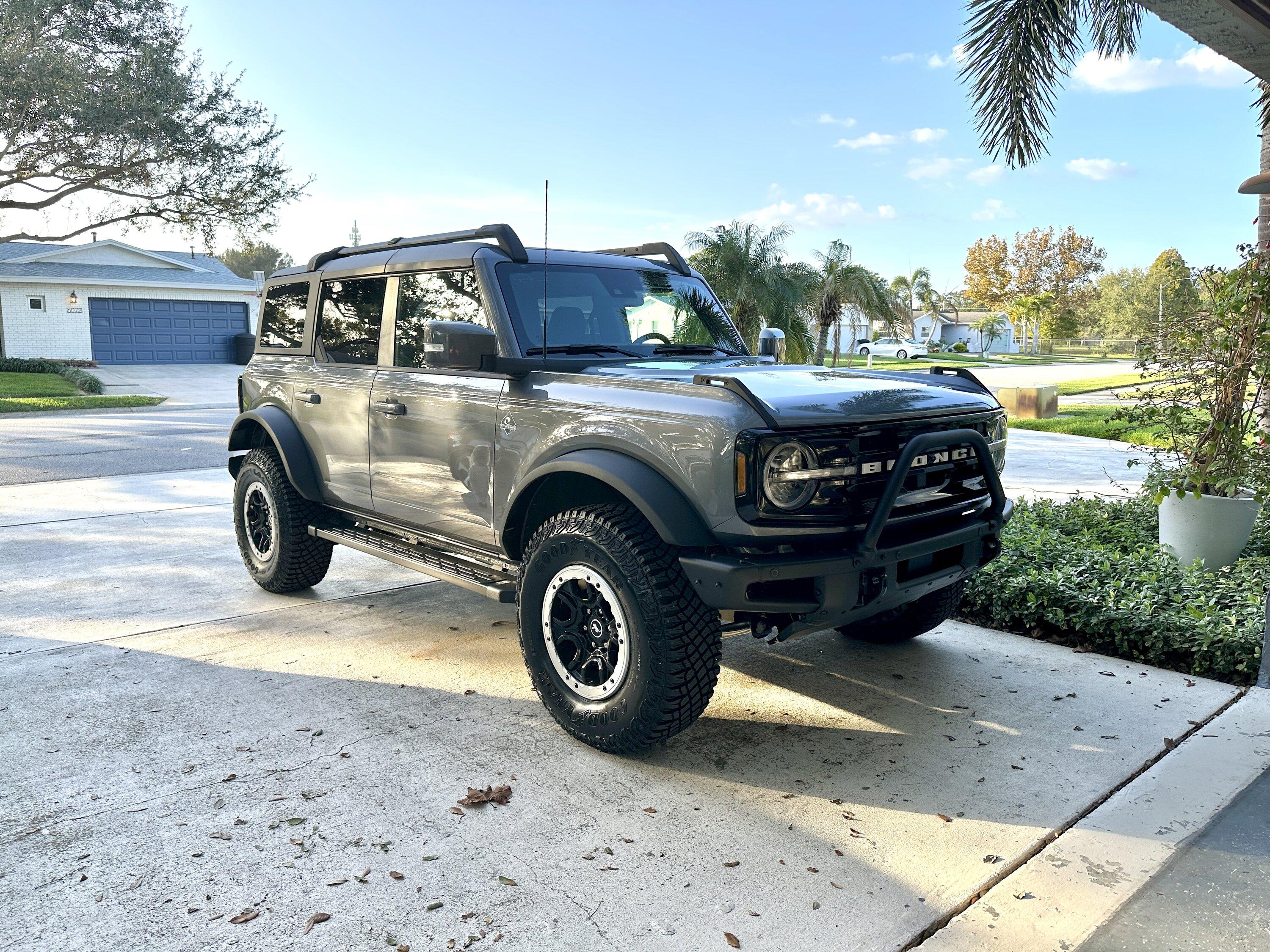 Ford Bronco Let's see your favorite Bronco picture of 2022 📸 c56d6044-1e22-49ed-b3fd-754d1c703b20-jpe