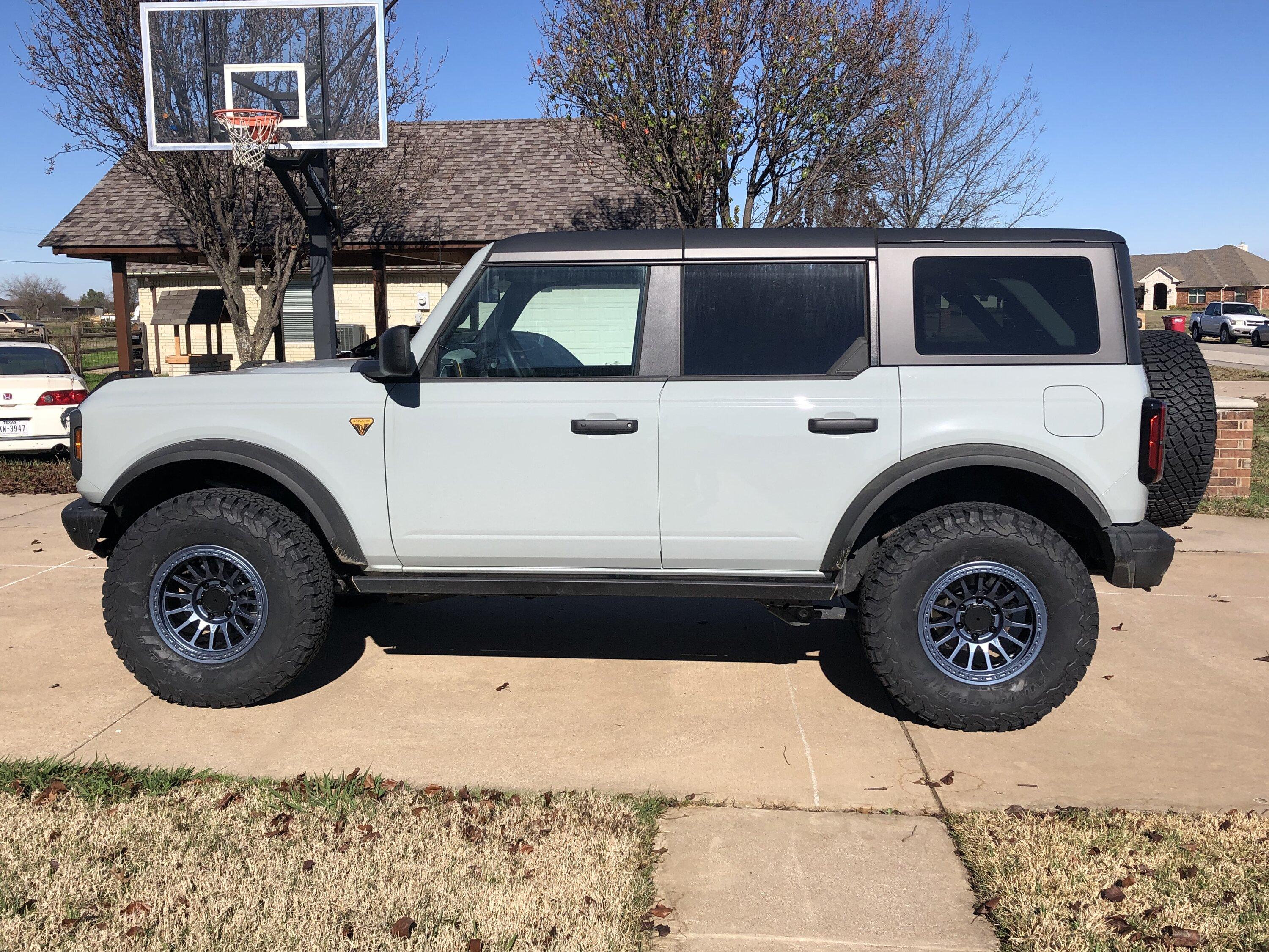 Ford Bronco Bronze RRW wheels on cactus gray IMG_8544.JPG