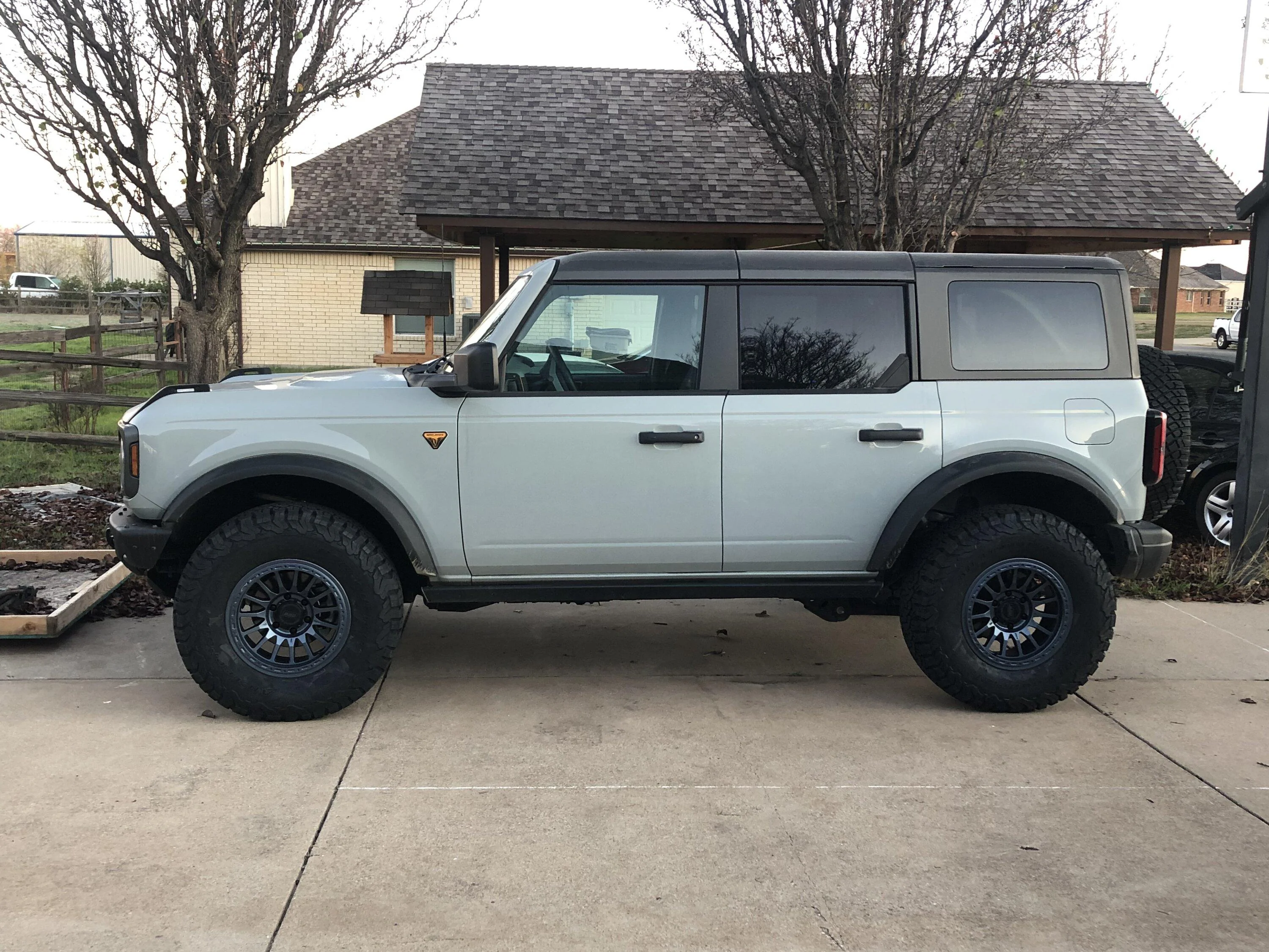 Ford Bronco Bronze RRW wheels on cactus gray IMG_8549