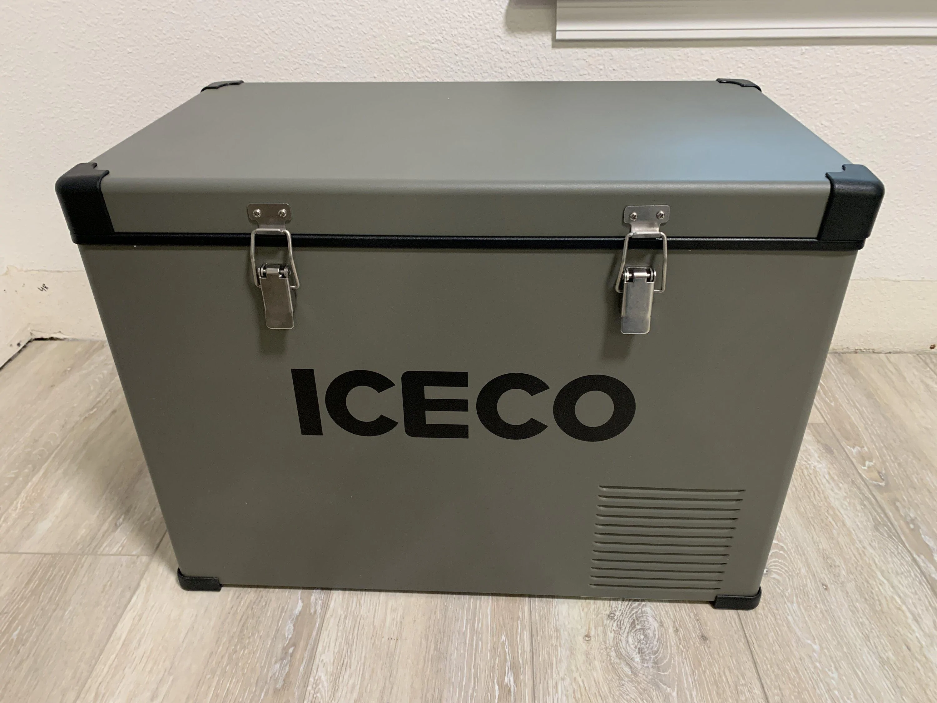 Ford Bronco Iceco Fridge Freezer Clearance/Refurb 25949095-7A42-4374-A373-11EFB678F133