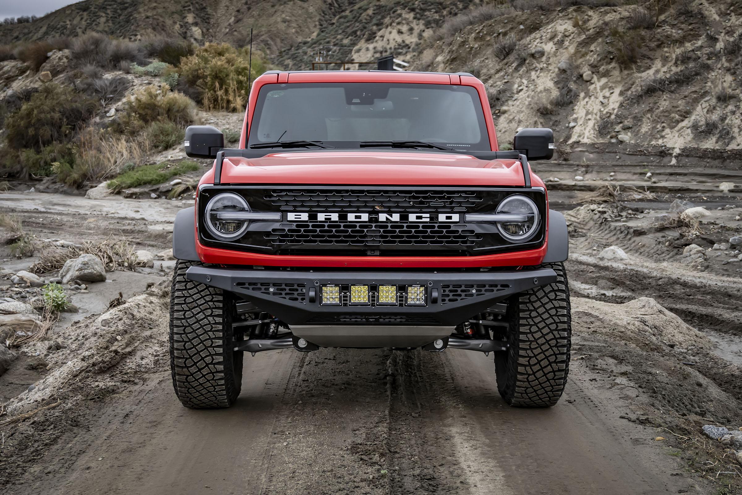 Ford Bronco Lobo Off-Road HNT Front Bumper DTS_2514X-2400w