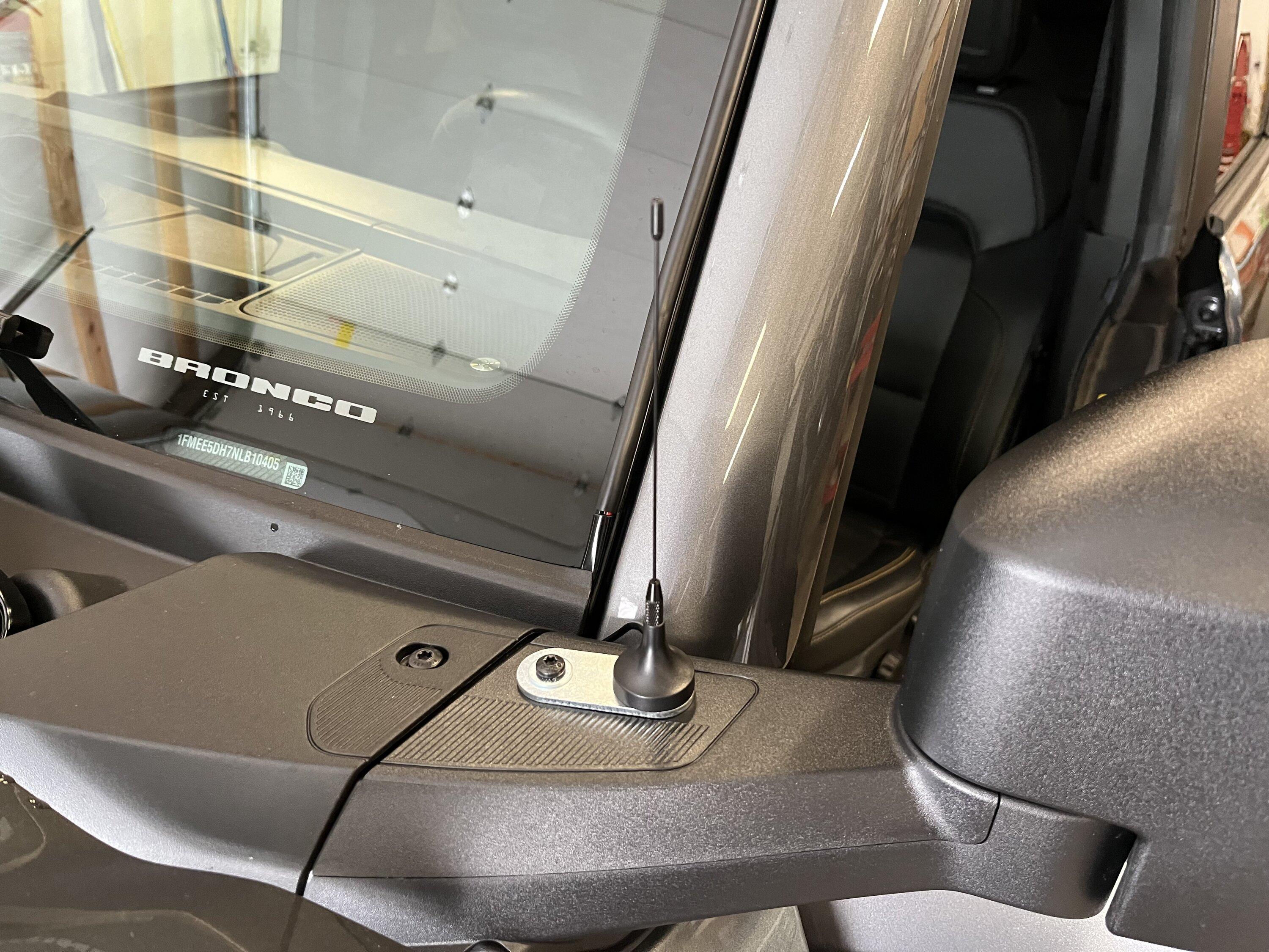 Ford Bronco Midland MXT115 Install IMG_1244.JPG