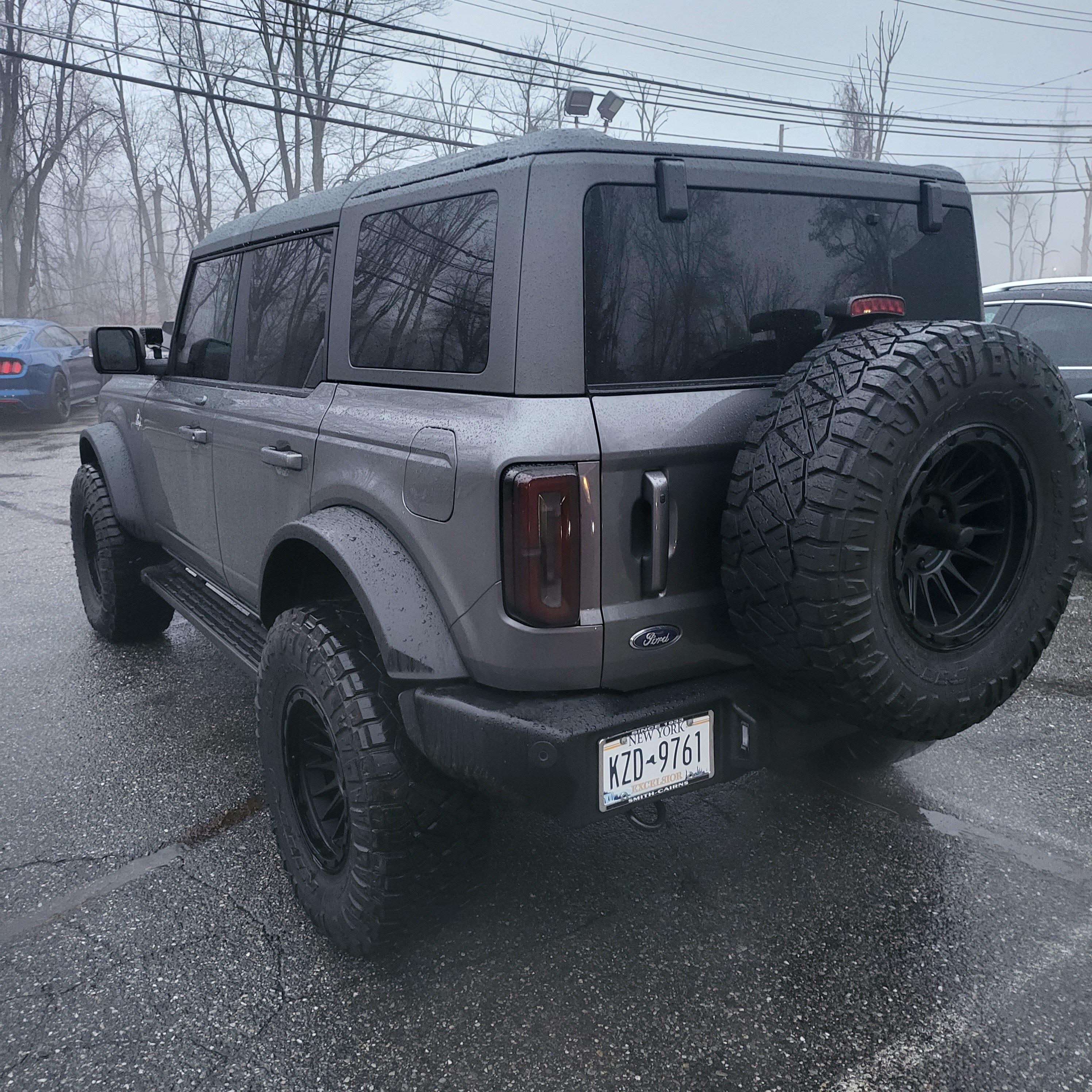 Ford Bronco Rough country ditch lights installed 20221231_162704