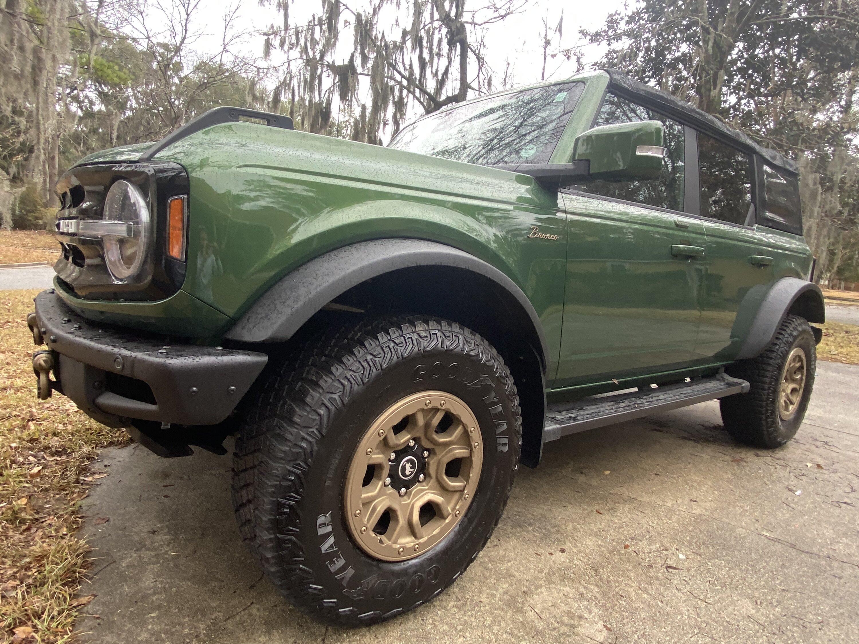 Ford Bronco ERUPTION GREEN Bronco Club 926B99BA-FF61-4C8E-B78A-6E3CCCF96D88