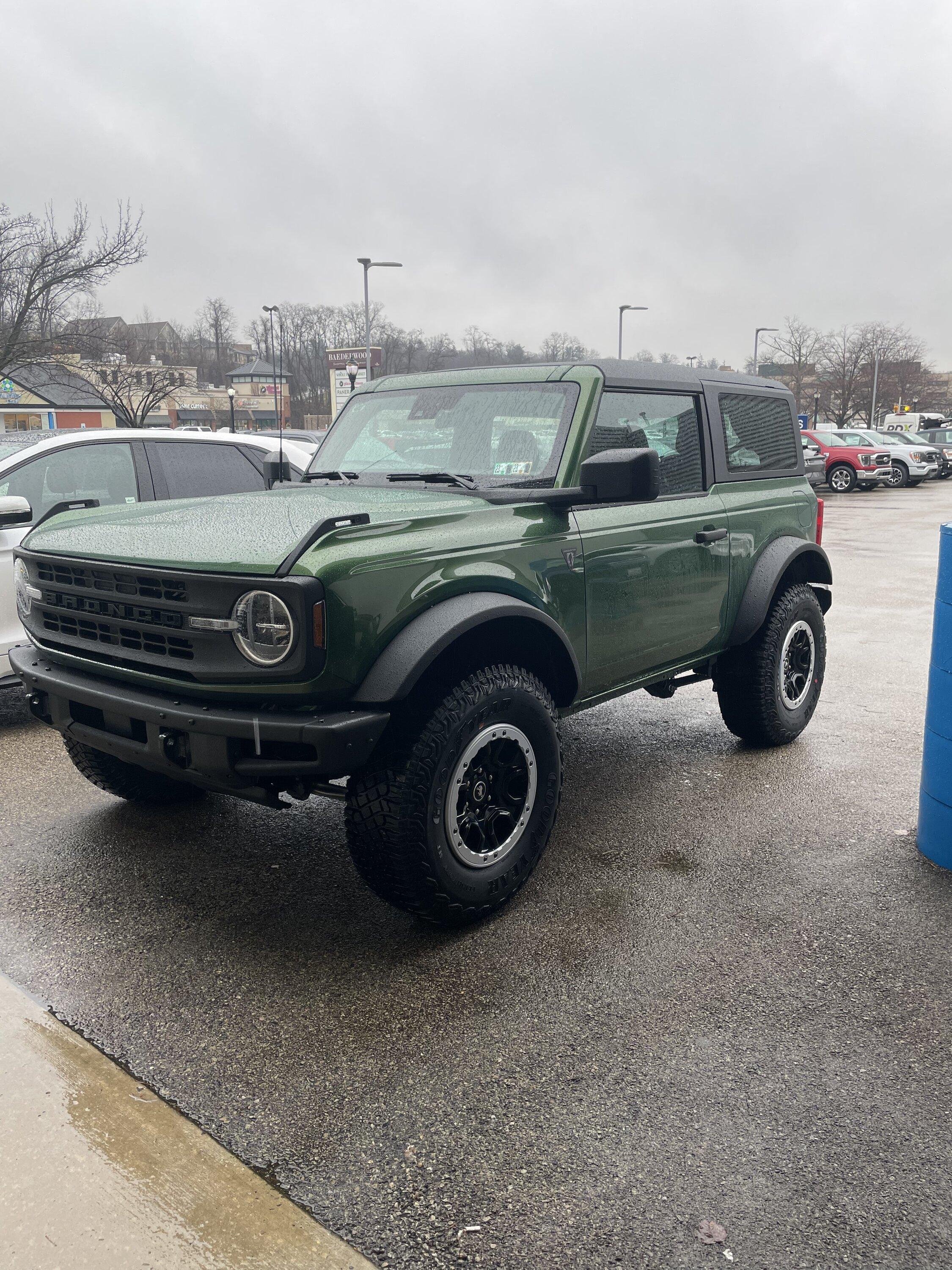 Ford Bronco Base Bronco Sasquatch 1A5D9BC9-F231-4340-81B6-0E709D316796
