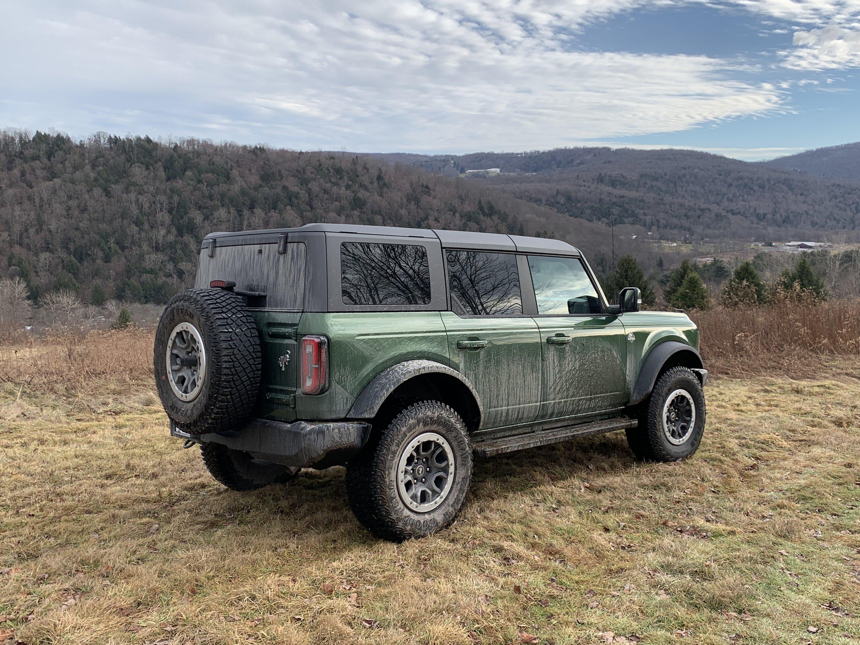 Ford Bronco ERUPTION GREEN Bronco Club A1B56EC5-8004-48A5-8B21-99D085428F13