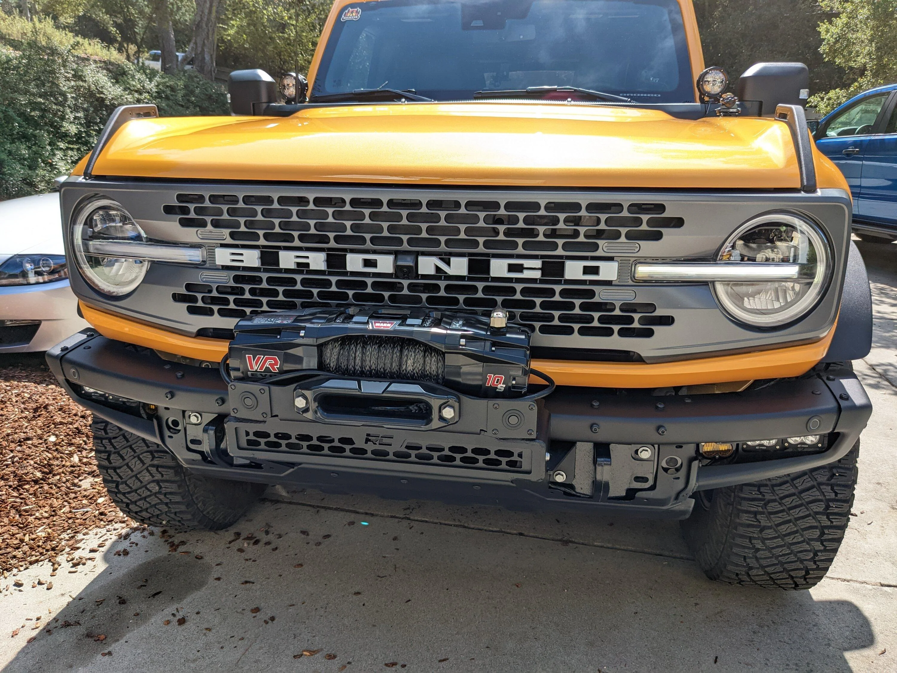 Ford Bronco High Mount Rough Country Winch PXL_20220925_203153463