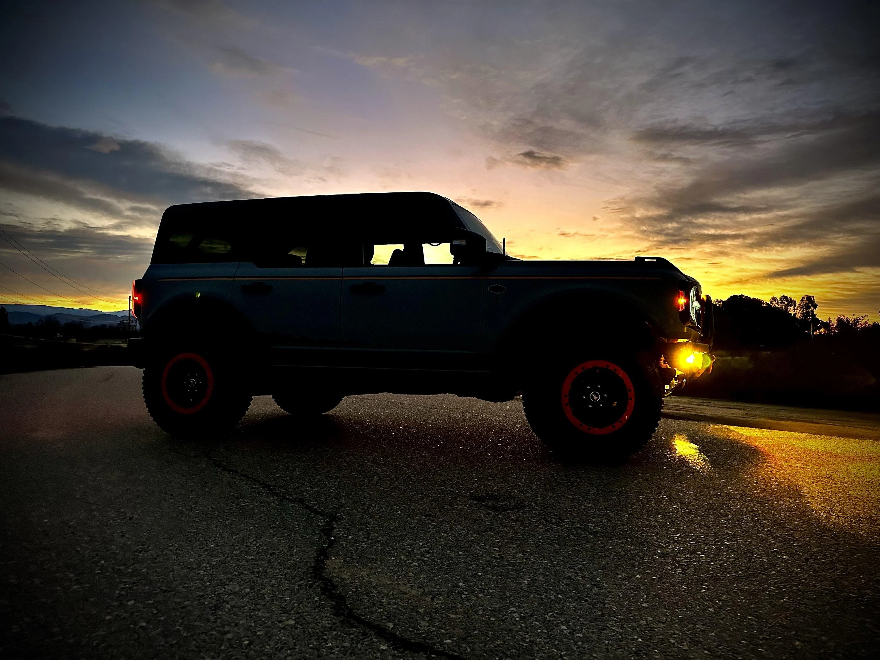 Ford Bronco Let's See Those Sunset Bronco Photos!! D2AB11CC-4F50-4D00-992C-B050CE6A9436