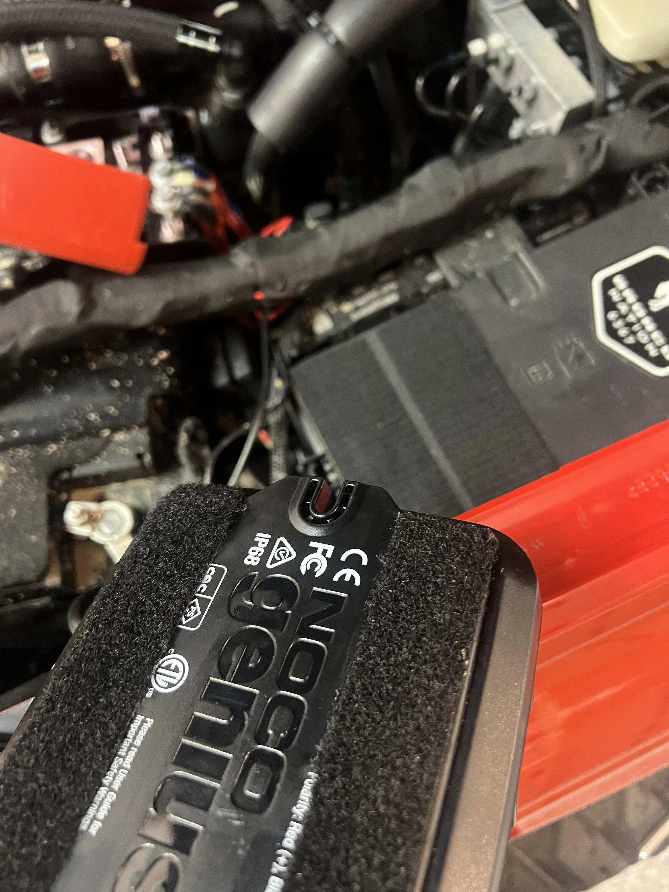Ford Bronco On board battery maintainer IMG_6079