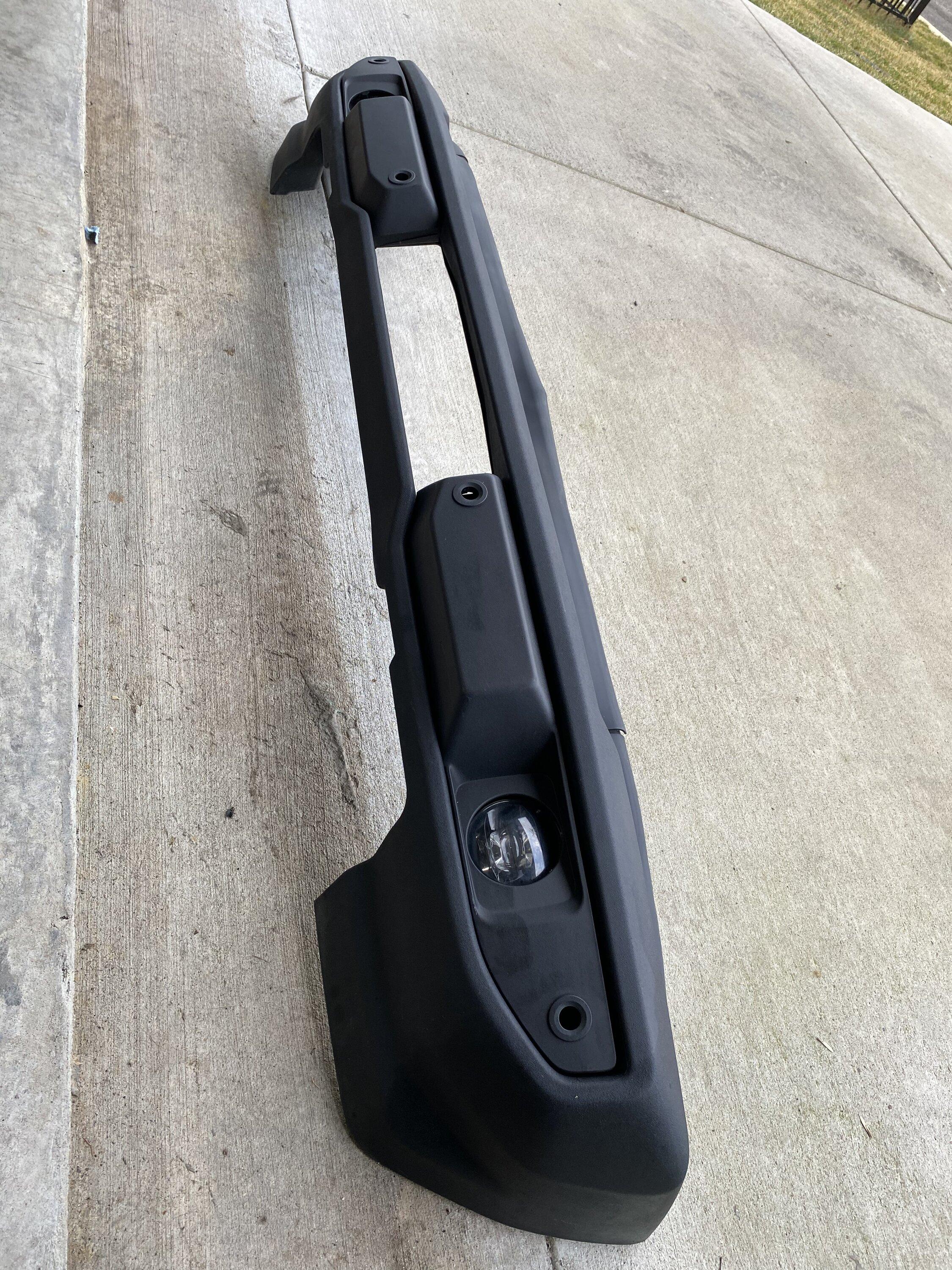 Ford Bronco FS: OEM Front Bumper 3E2C250C-B074-4D95-9C1C-F735B9501907
