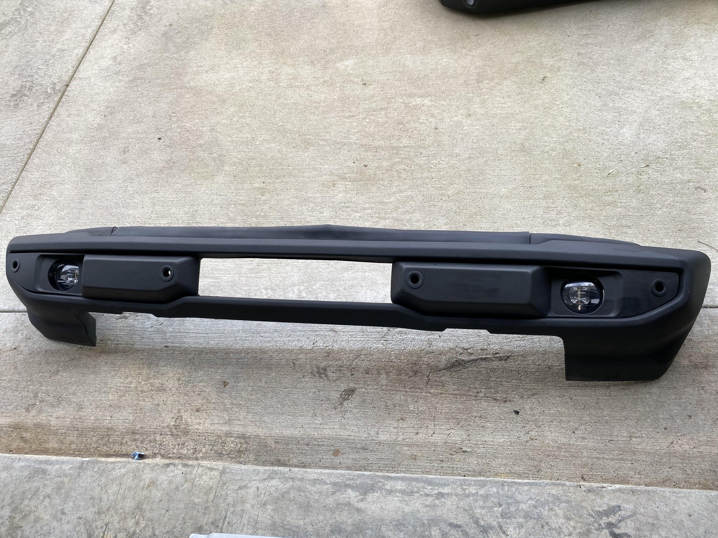 Ford Bronco FS: OEM Front Bumper A45CA553-2B84-45FD-BBC7-43F78E5F8BCF