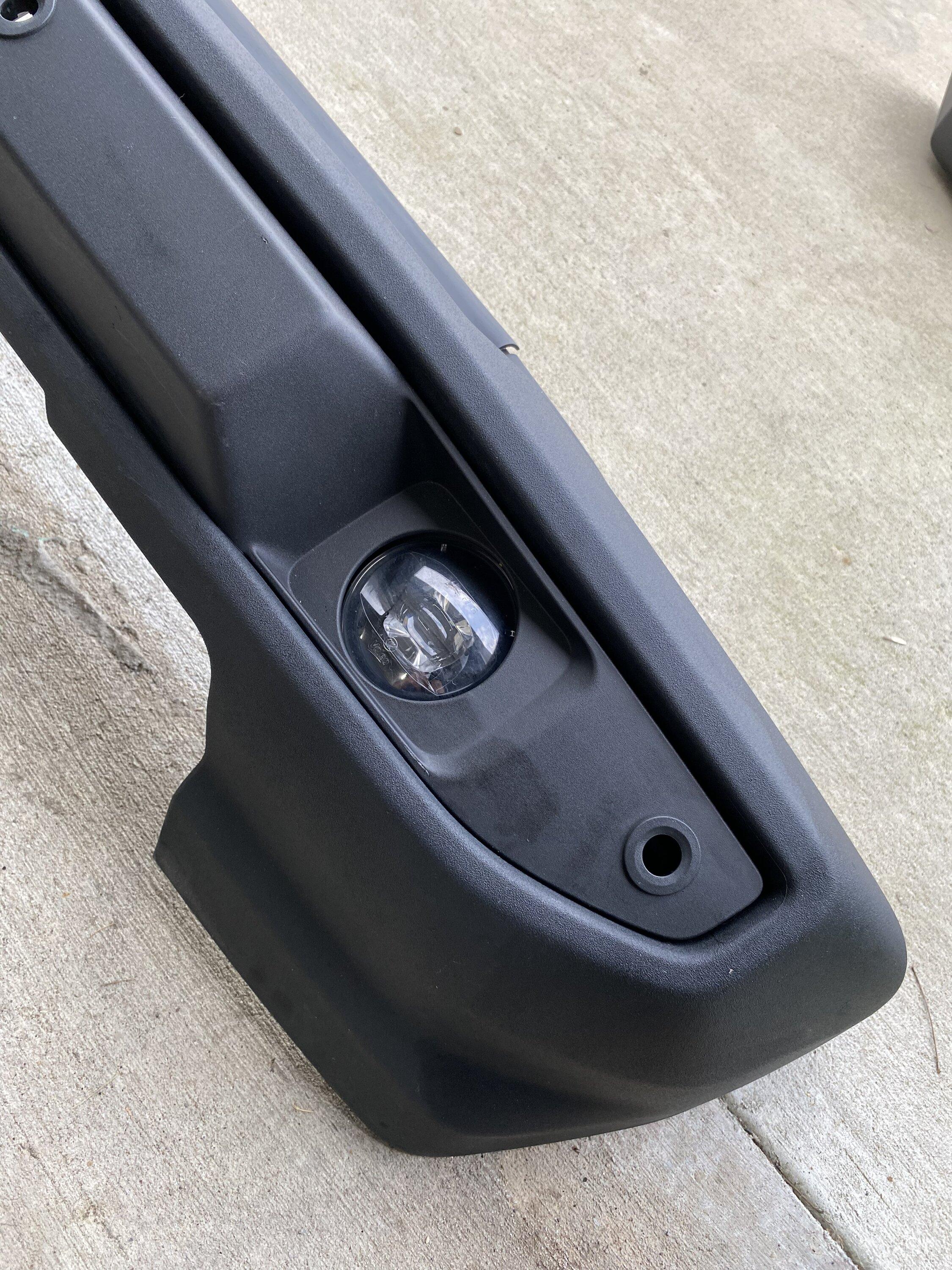 Ford Bronco FS: OEM Front Bumper 3F894080-D612-4330-BD3F-508BF9073C23