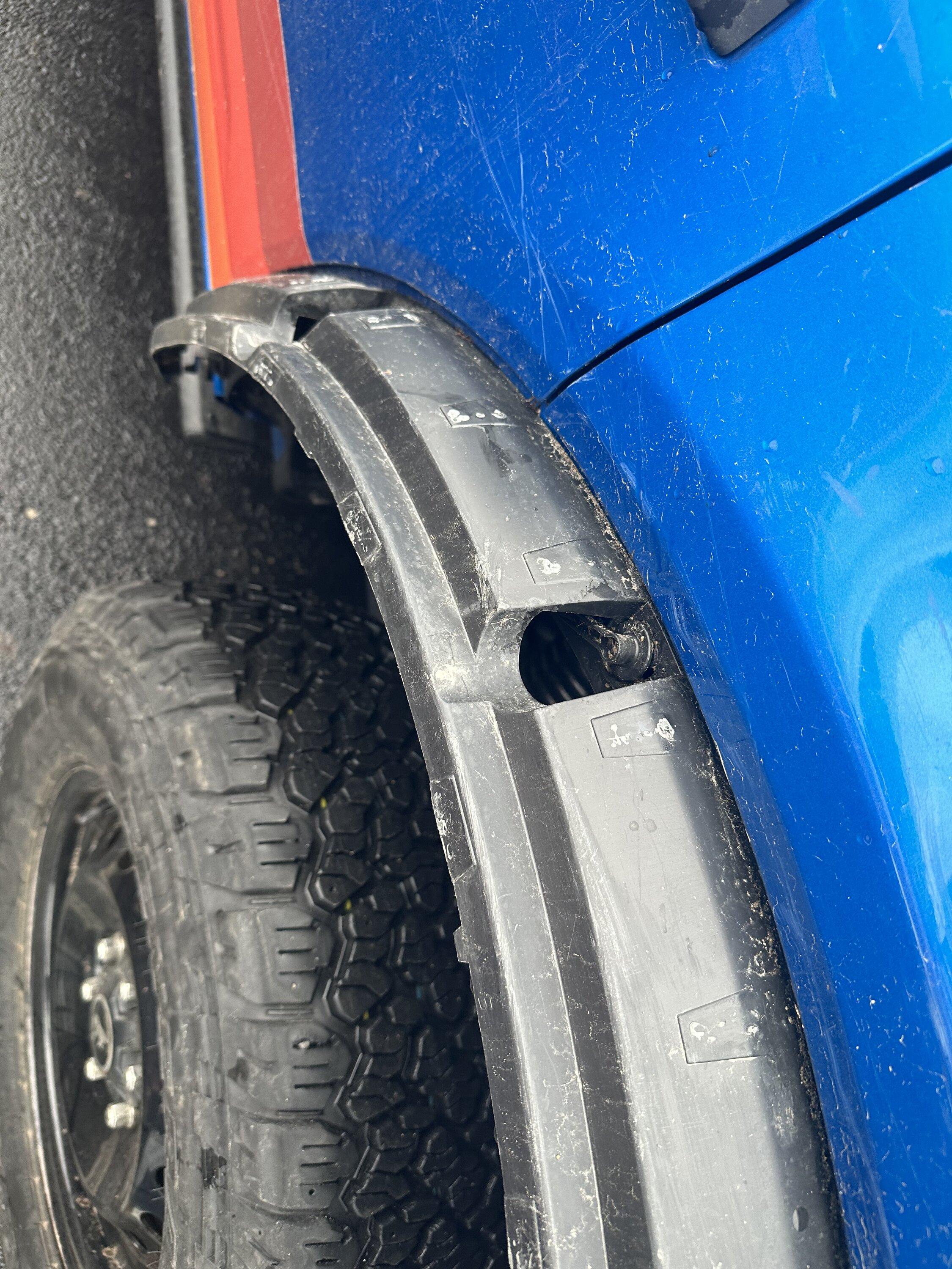Ford Bronco Standard MIC Fender Flares Problem 50288C26-21A9-46BF-9115-ED14DAD65D38