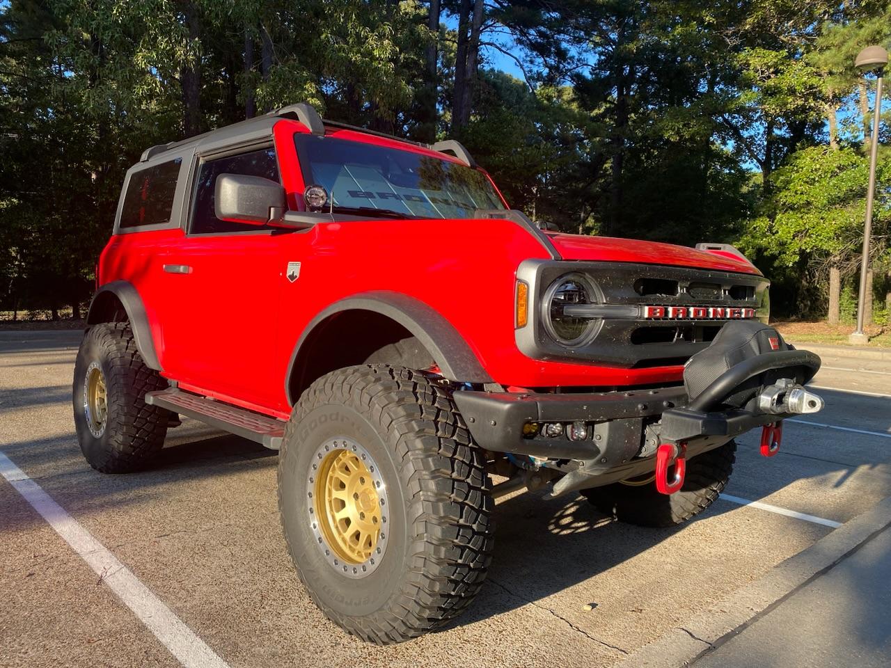 Ford Bronco RACE RED Bronco Club 9C45C93D-79D0-4F90-AA2A-A9048736B313