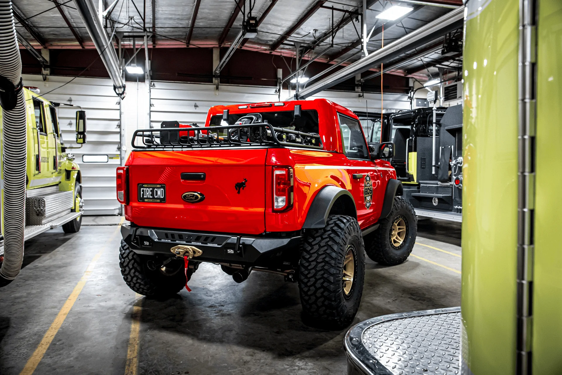Ford Bronco Calling out Bronco Folding tail Gate mod! 1672807283381