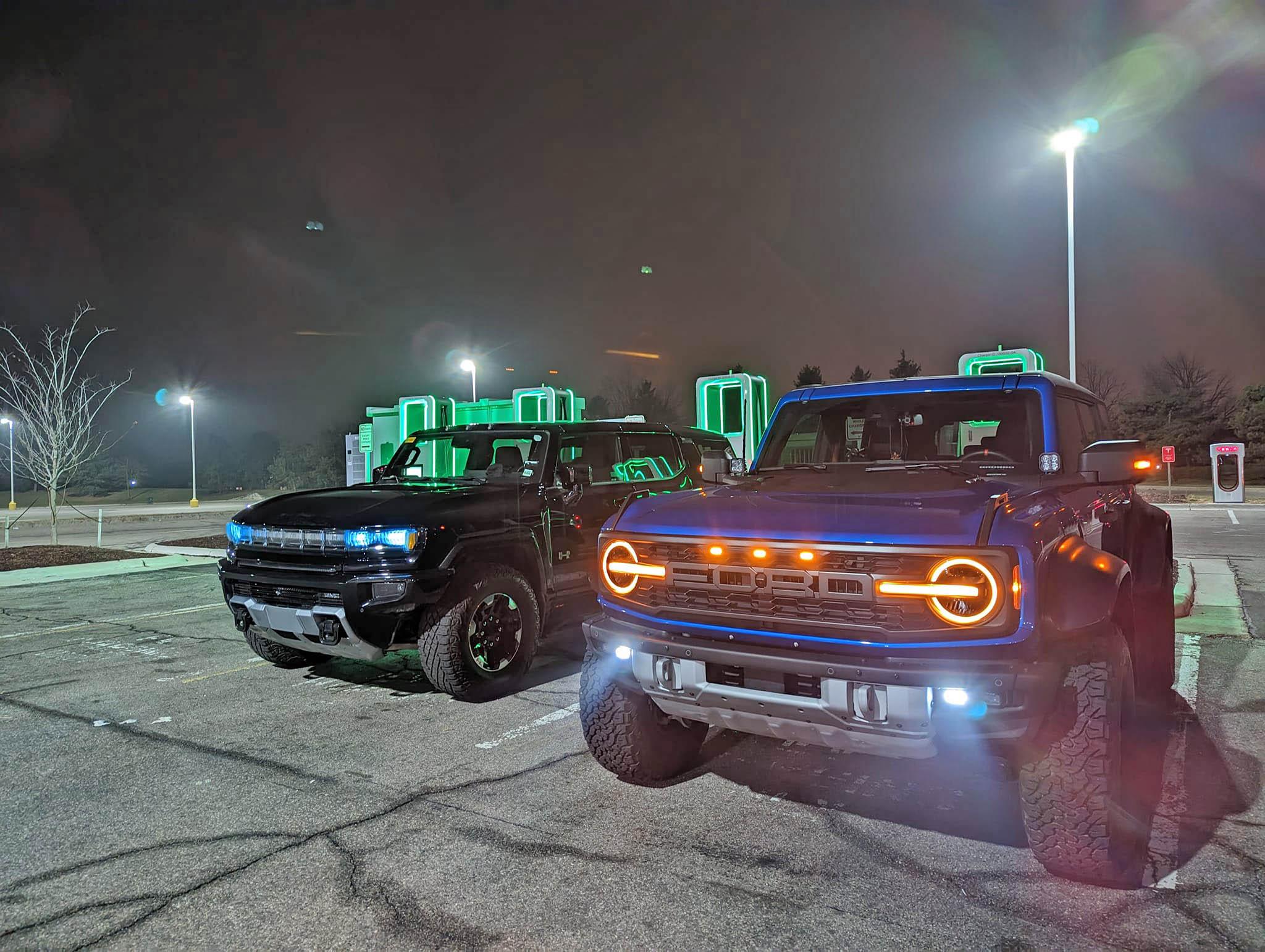 Ford Bronco Bronco Raptor vs New Hummer EV comparison look 323094752_700893608111879_4785894181103493928_n