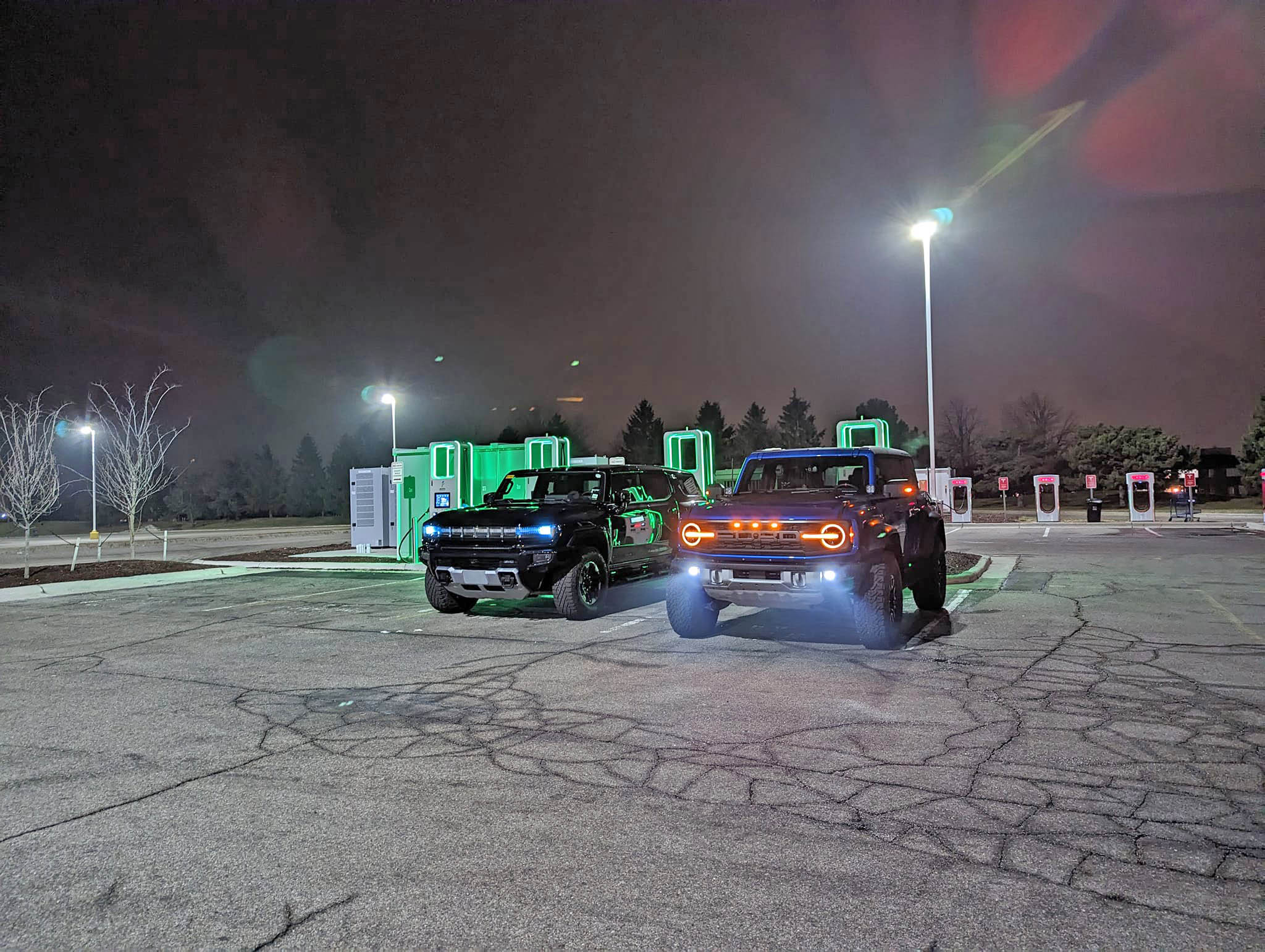 Ford Bronco Bronco Raptor vs New Hummer EV comparison look 324016902_1545845715916237_4842612007506859880_n