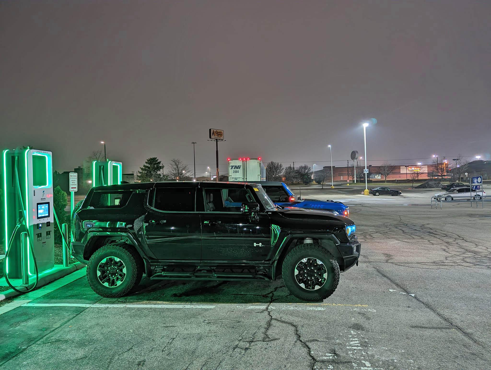 Ford Bronco Bronco Raptor vs New Hummer EV comparison look 323042911_537211961801134_1383911742626412716_n
