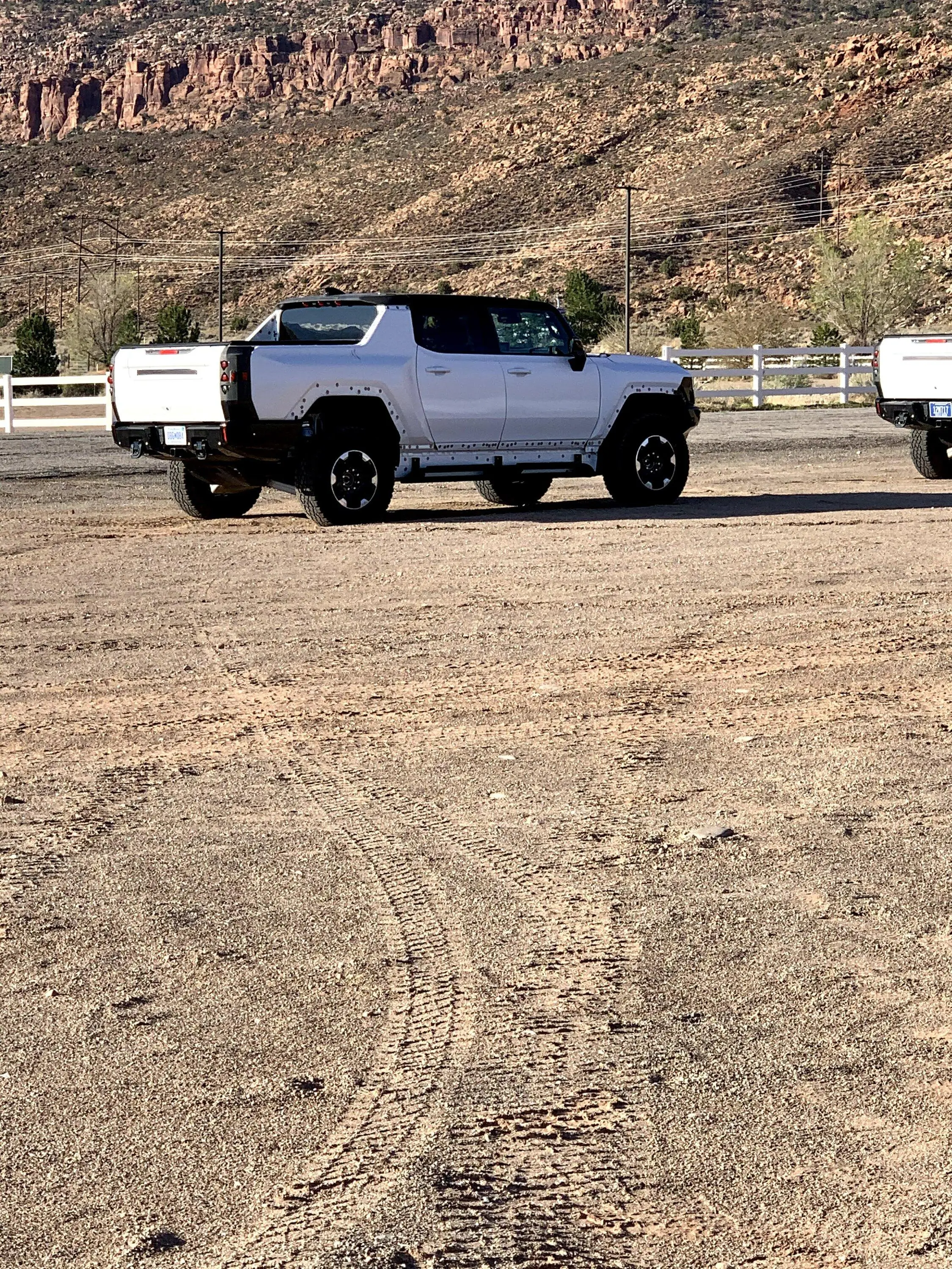 Ford Bronco Bronco Raptor vs New Hummer EV comparison look IMG_3508
