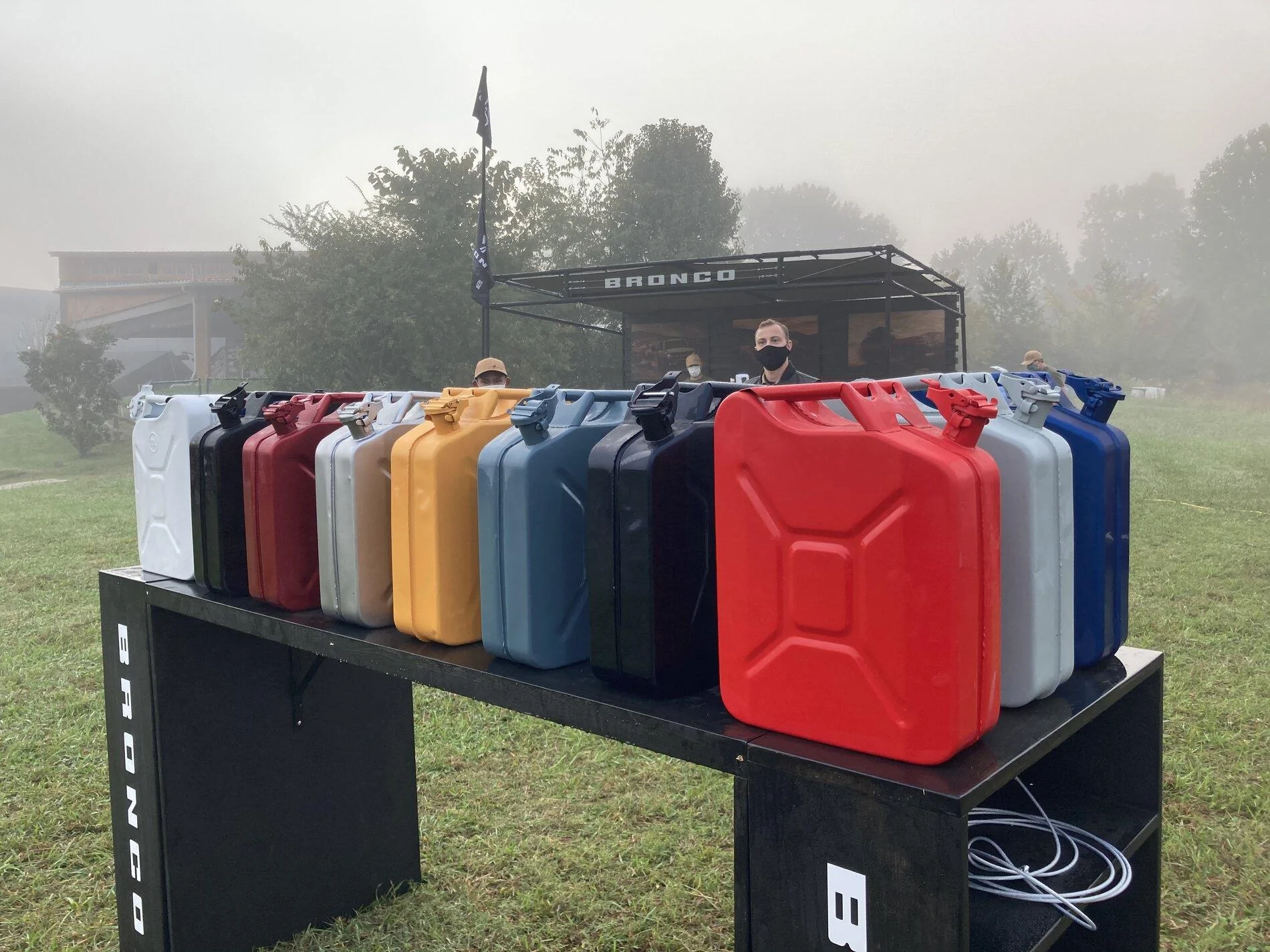 Ford Bronco 2021 Bronco Colors Samples Comparison – Cloudy vs Sunny (Including LIGHTNING BLUE) D9EA890B-FCFA-4577-BF74-B12403CCF336