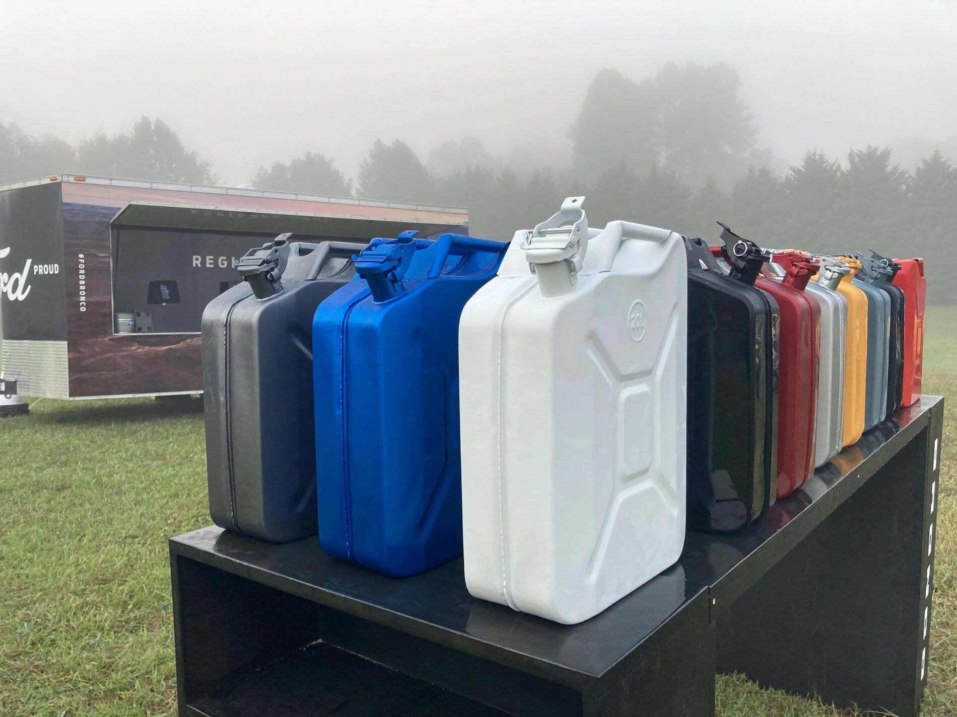 Ford Bronco 2021 Bronco Colors Samples Comparison – Cloudy vs Sunny (Including LIGHTNING BLUE) 594A136C-9B98-4490-AF04-10ED5D3EE7E9