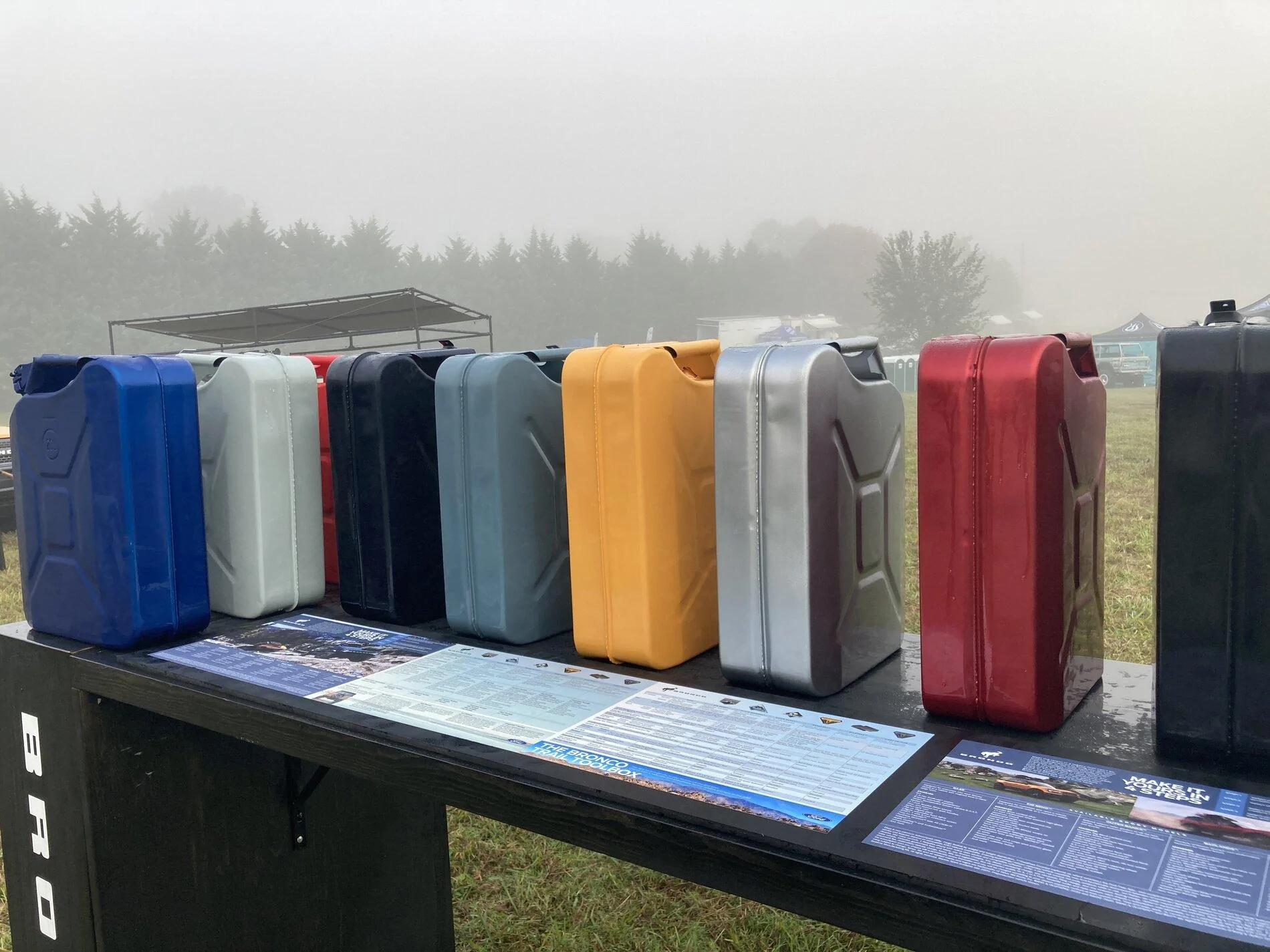 Ford Bronco 2021 Bronco Colors Samples Comparison – Cloudy vs Sunny (Including LIGHTNING BLUE) 5422527A-4DC3-4AE0-99F3-7956A1EC9534