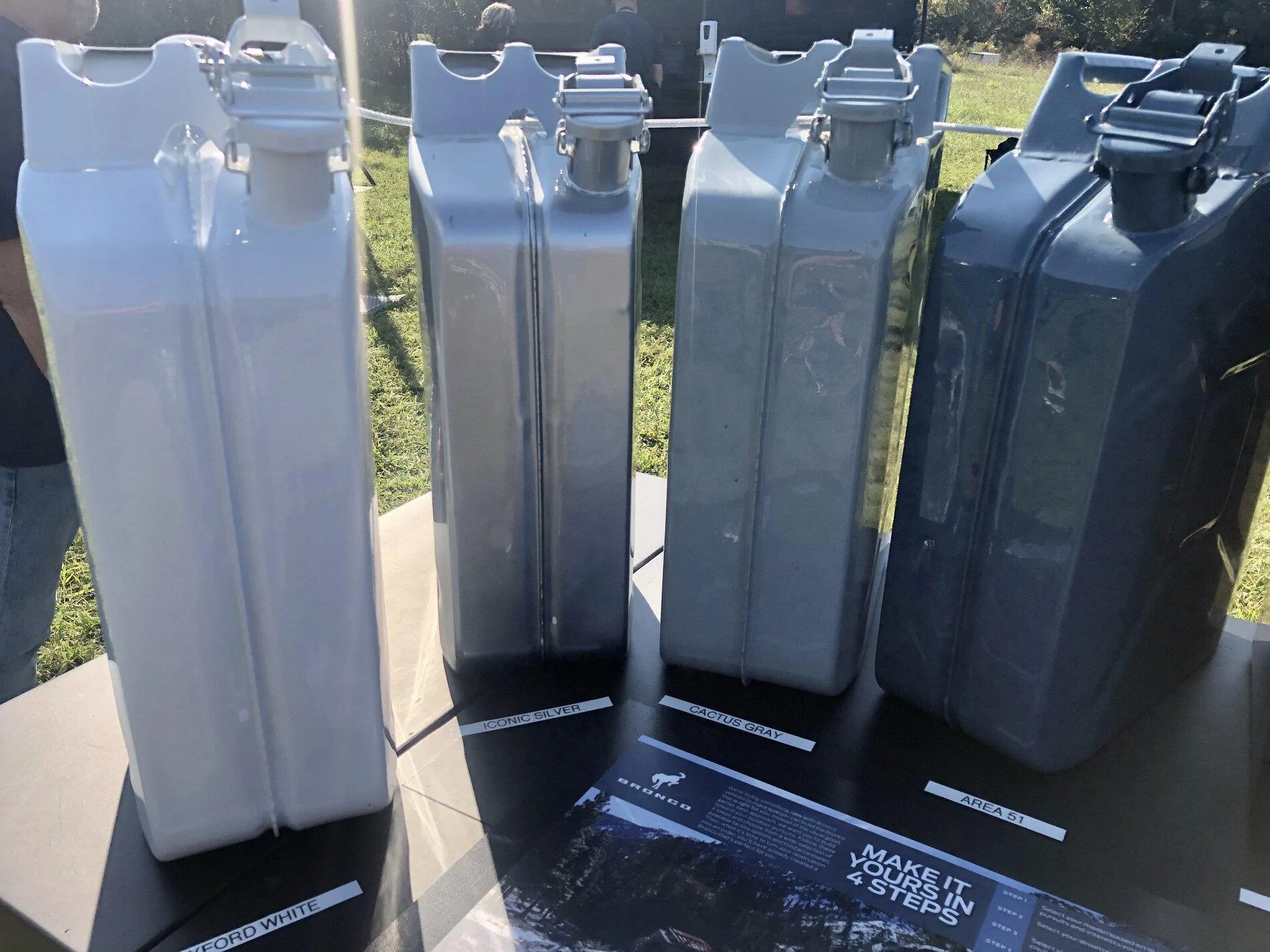 Ford Bronco 2021 Bronco Colors Samples Comparison – Cloudy vs Sunny (Including LIGHTNING BLUE) D5816B31-B453-49F5-B61C-182197955E5C