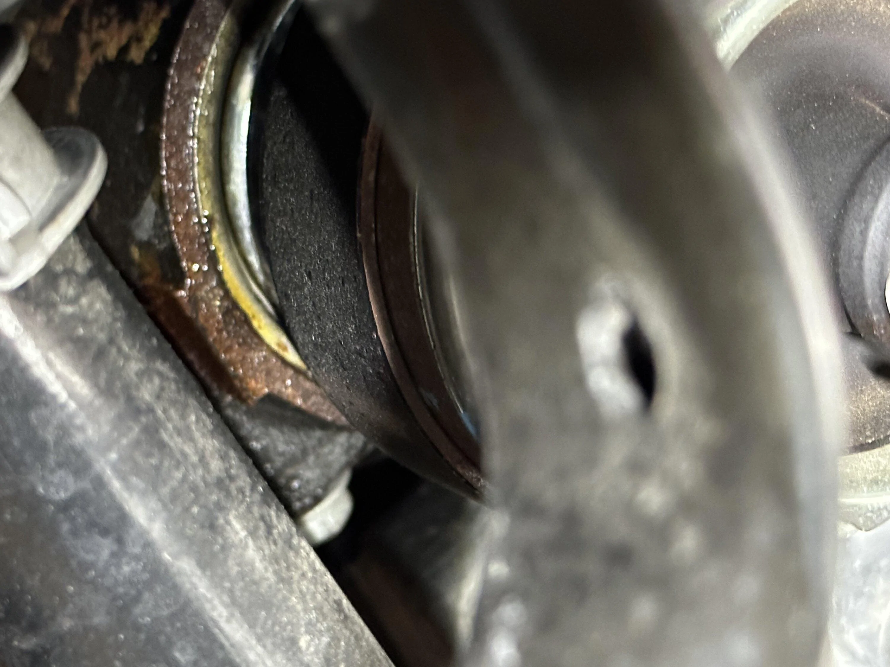 Ford Bronco Imploded front diff and transfer case 34981A32-E339-4EFC-A6A0-0C4F815B8B2B