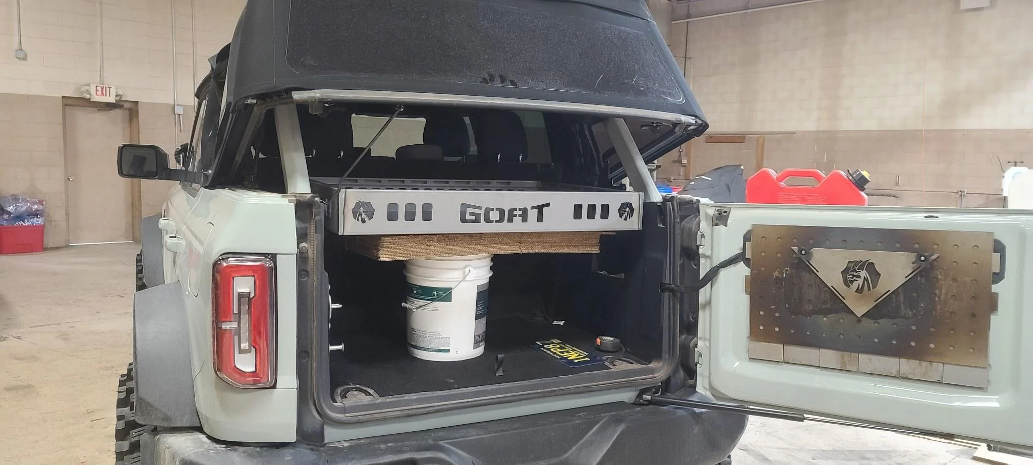 Ford Bronco GOAT FABRICATION ADJUSTABLE CARGO BASKET image000001 5
