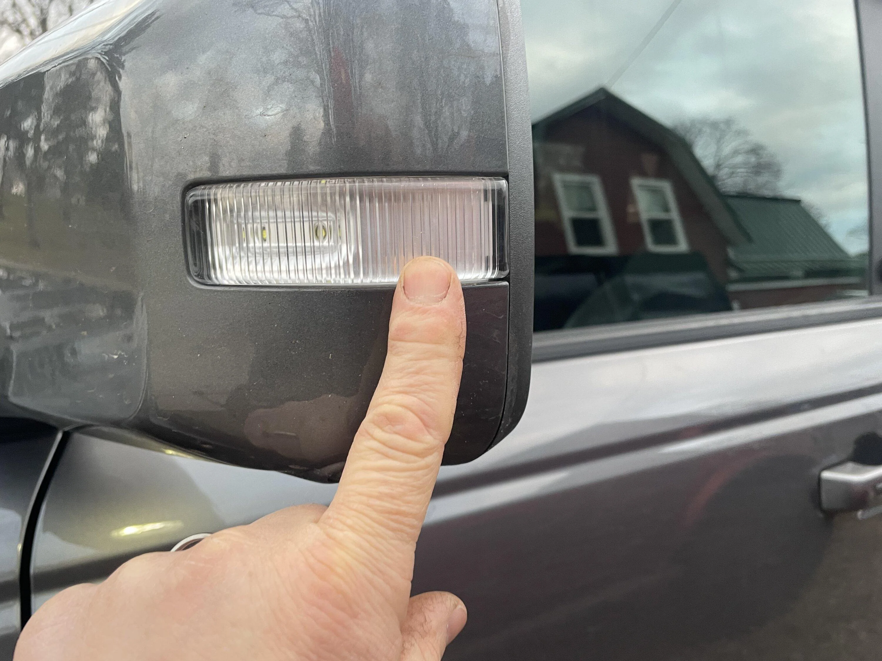 Ford Bronco Side mirrors turn indicators is it a Lux package item? CF0EBEEE-8CFA-4945-82EC-0727C4B1D0C8