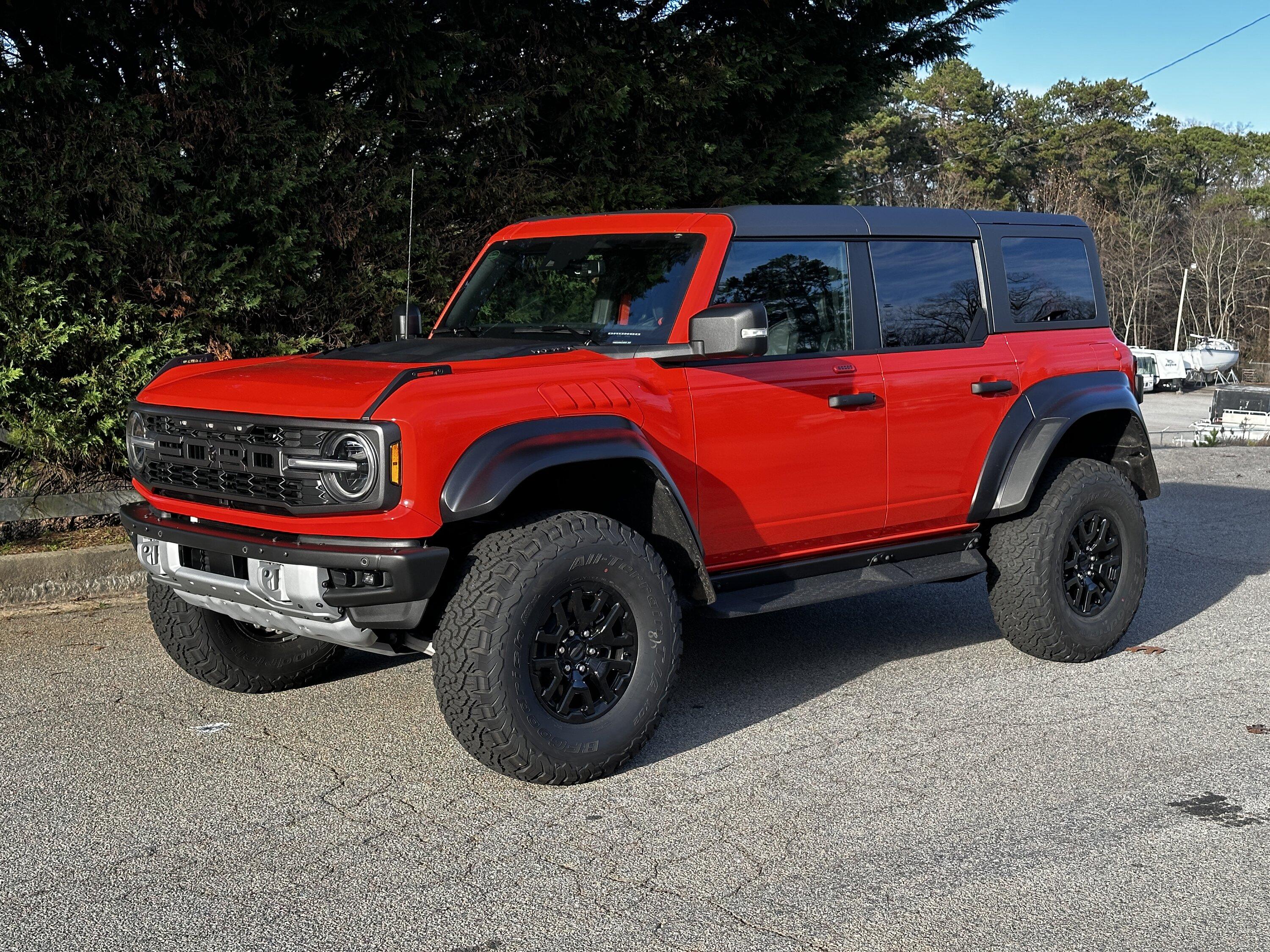 Ford Bronco 22’ Bronco Raptor - Code Orange 32C4B6CC-6C2B-4A2E-9113-C922E35FD3B3